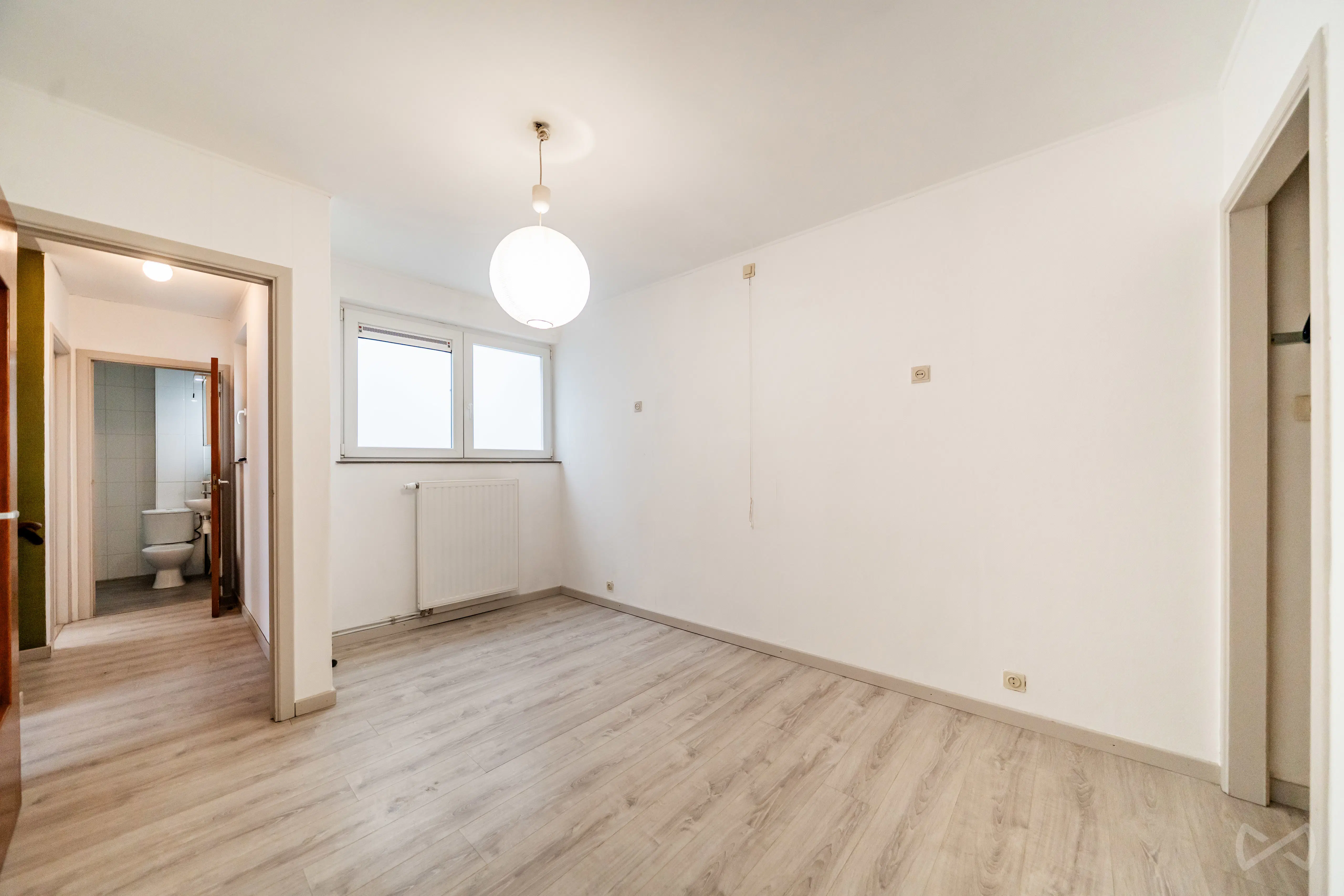Picture 2 of 4 for Apartment block with six bedrooms in Thuin