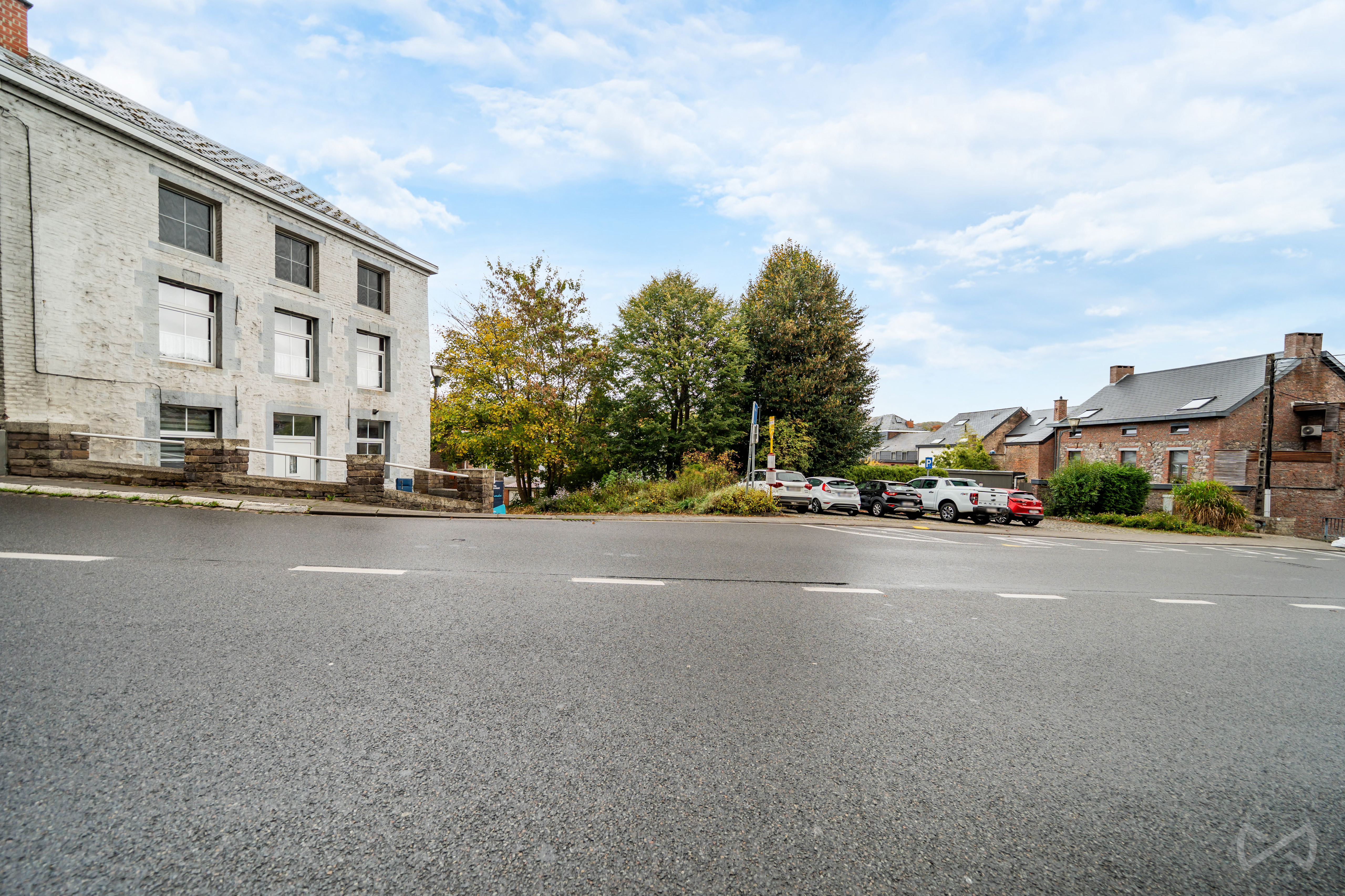 Picture 1 of 4 for Apartment block with six bedrooms in Thuin