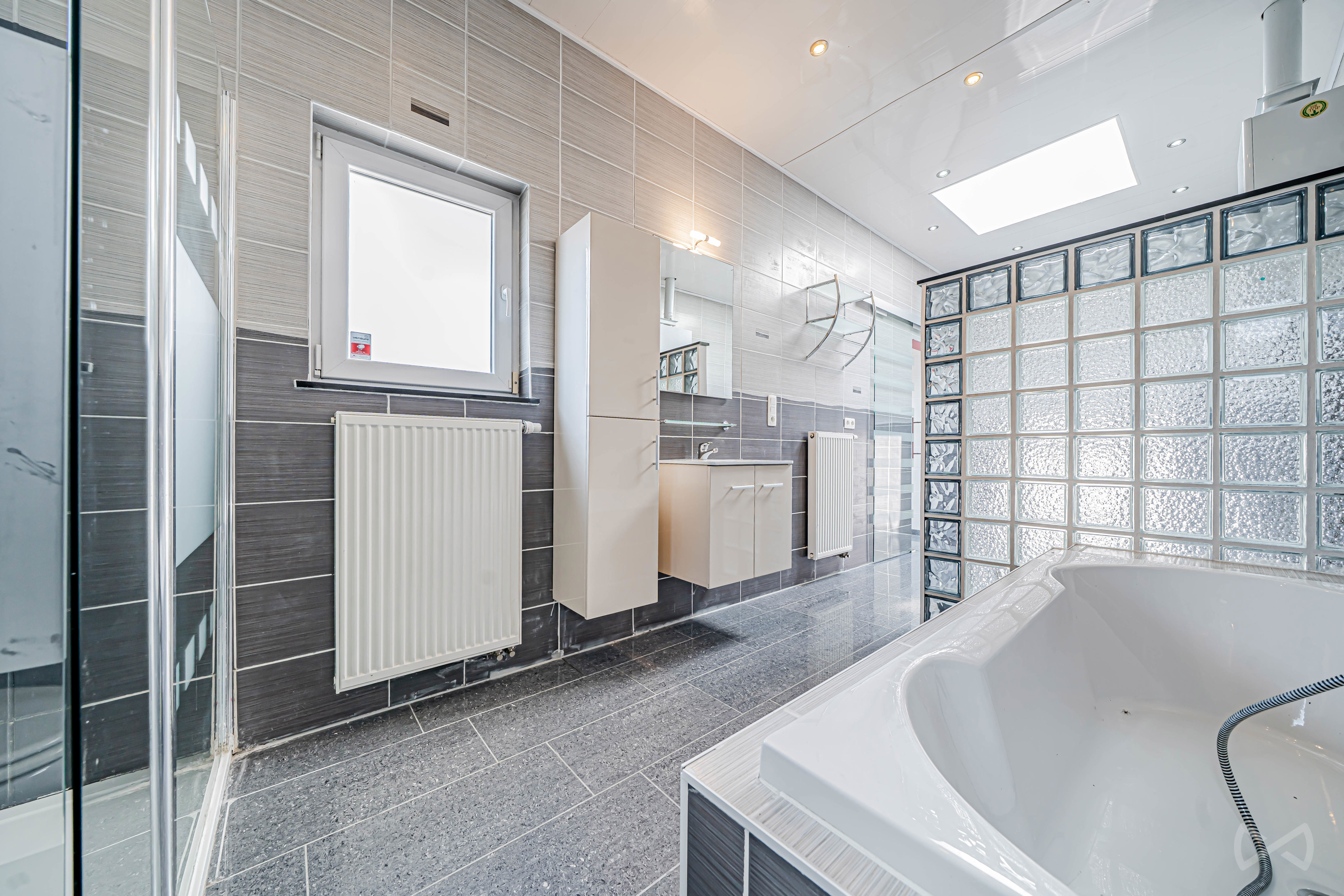 Photo 4 sur 4 pour Maison de trois chambres à Fontainel'Evêque Forchiesla-Marche