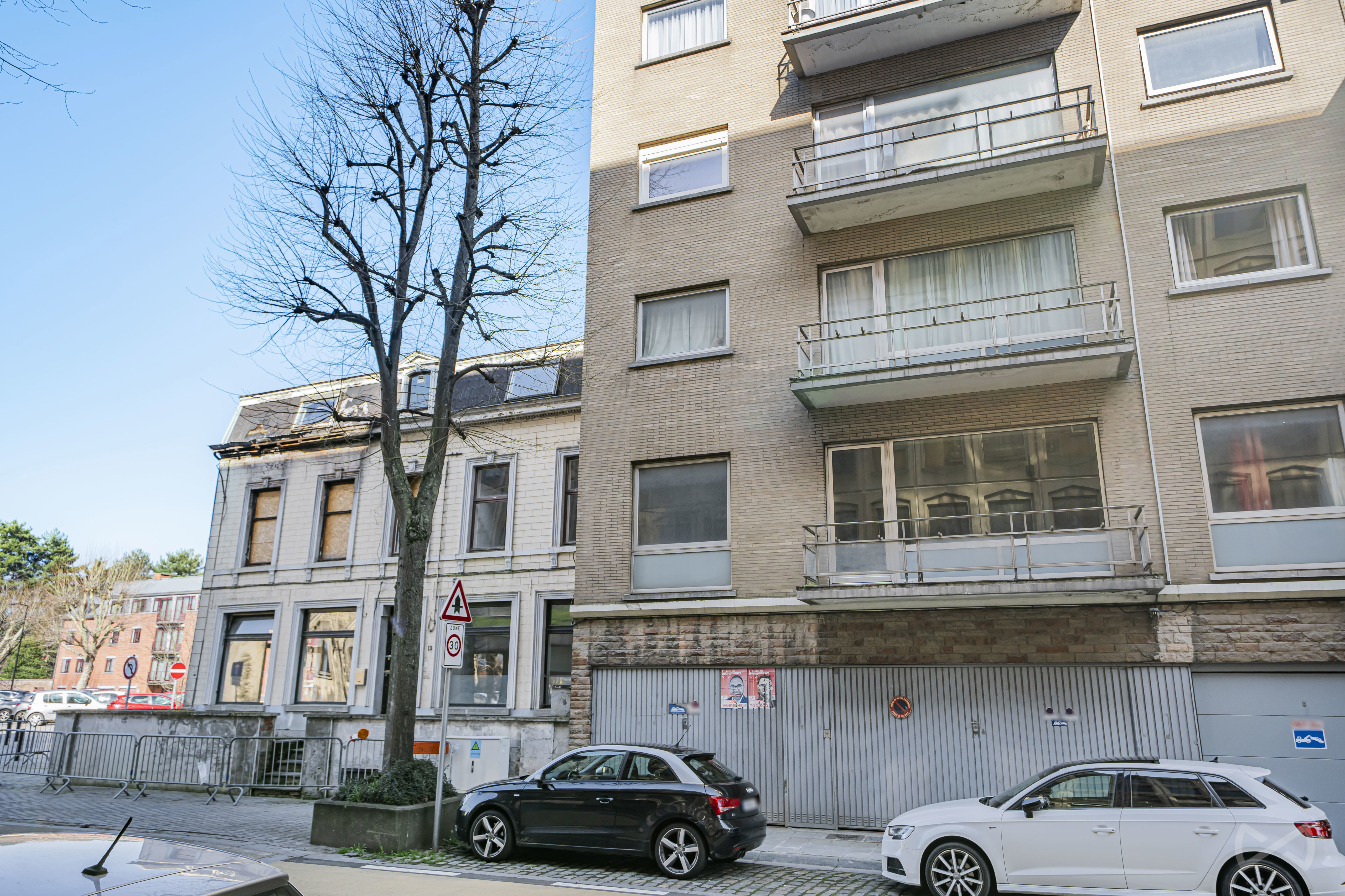 Picture 1 of 4 for Multi-purpose building in Mons