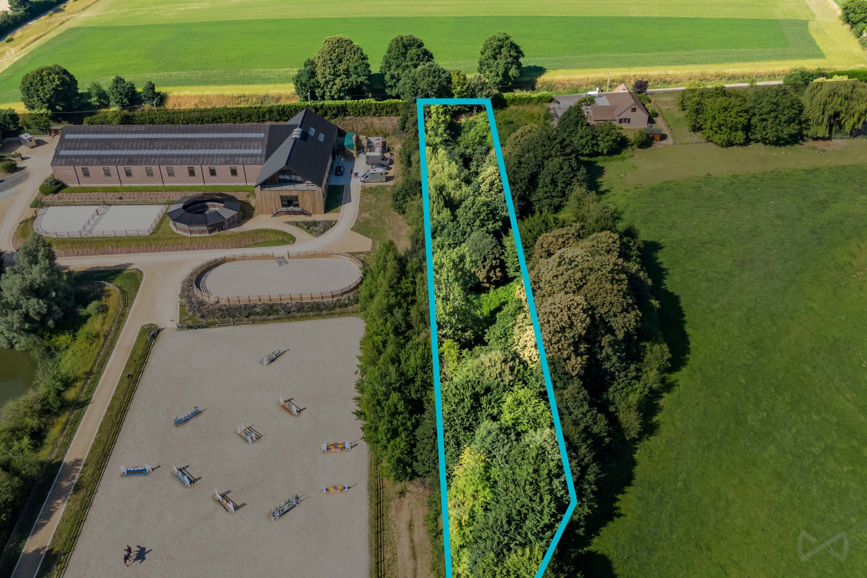 Picture 4 of 4 for Building ground in Nivelles