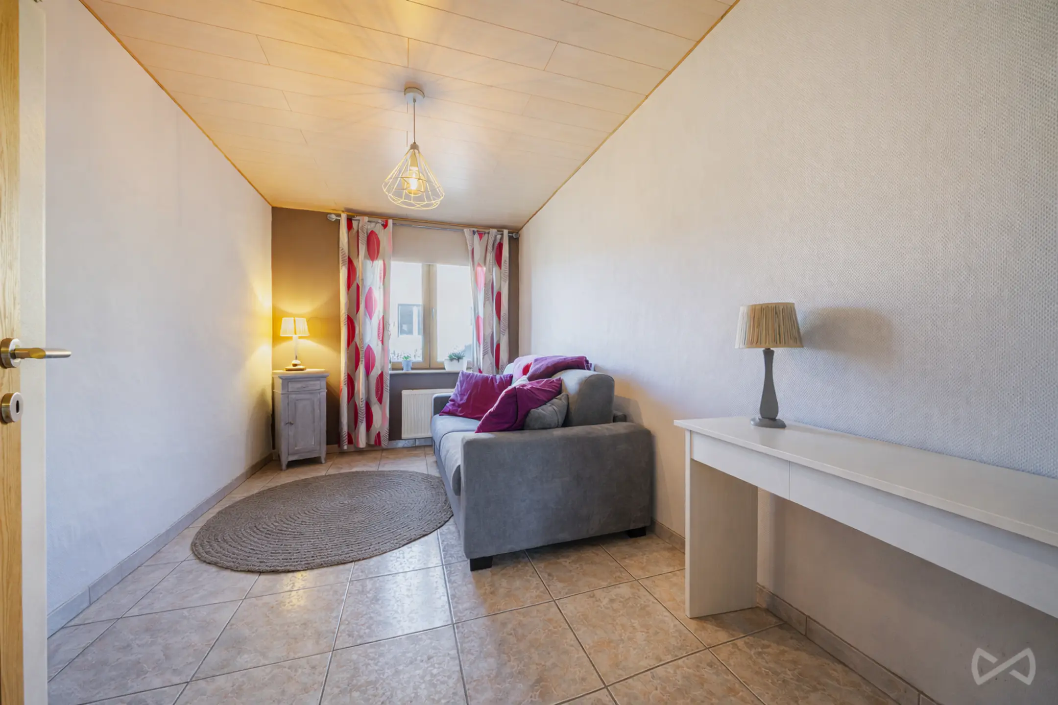 Photo 3 sur 4 pour Bel-étage de deux chambres à Yvoir Godinne