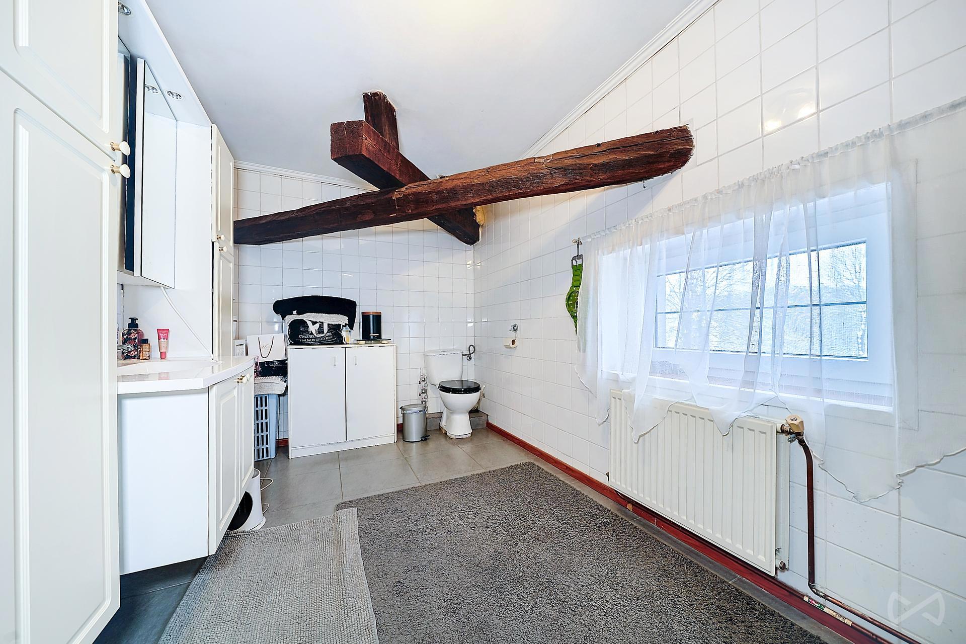 Foto 2 van 4 van Gebouw voor gemengd gebruik met vier slaapkamers in Villers-le-Gambon