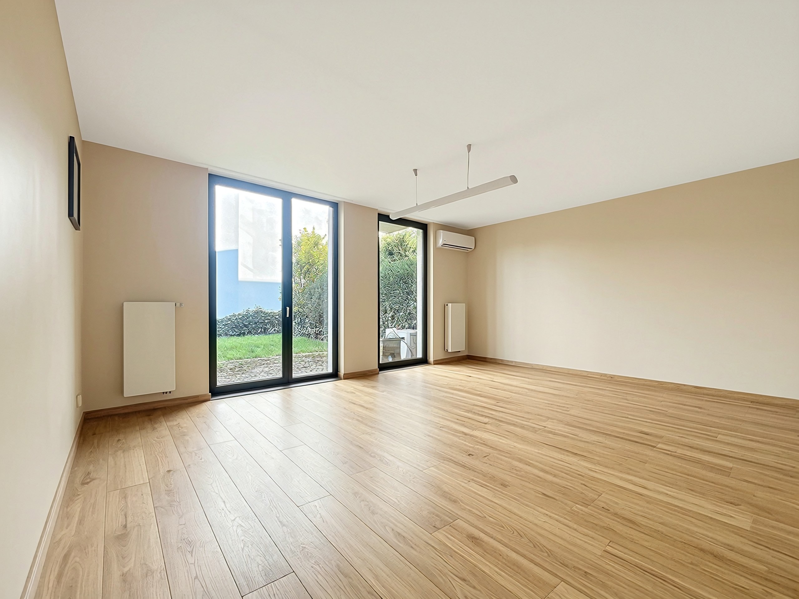 Picture 2 of 3 for House with five bedrooms in Uccle