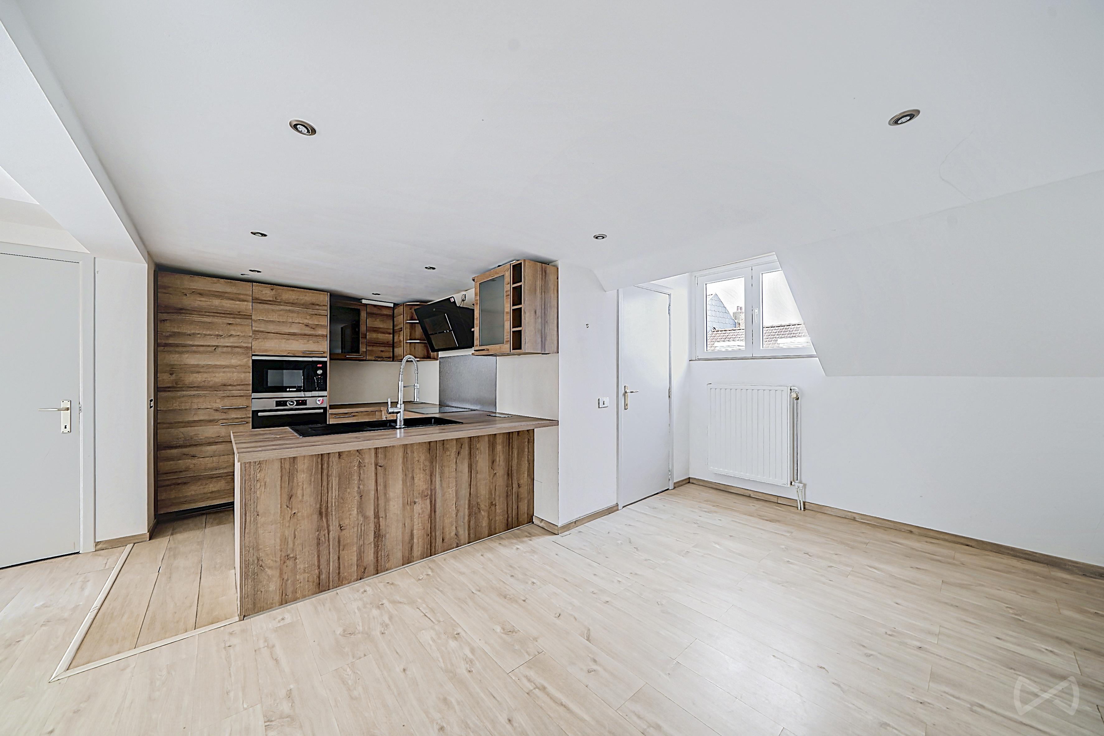 Picture 2 of 4 for Apartment block with four bedrooms in Uccle