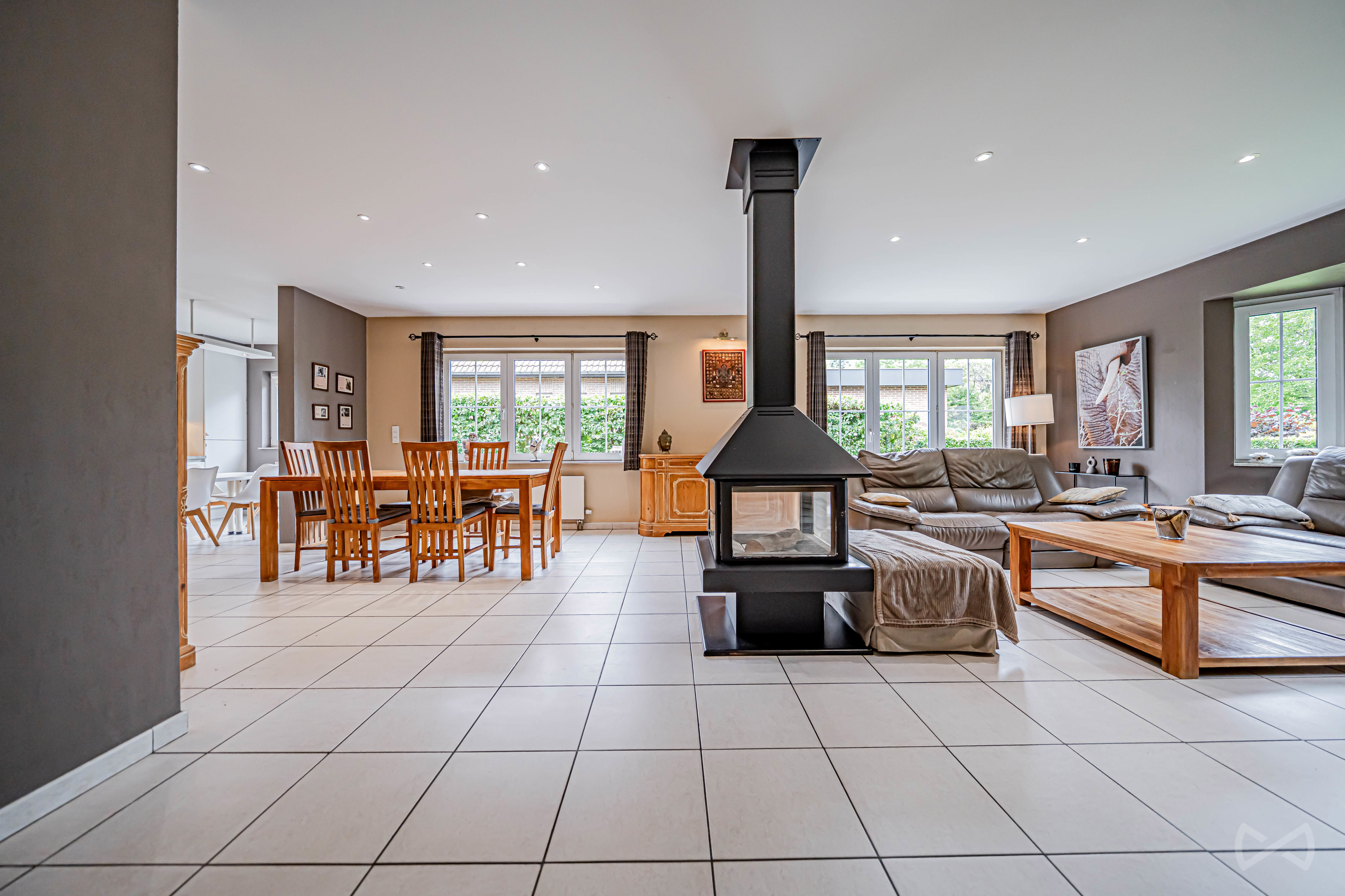 Photo 3 sur 4 pour Villa de quatre chambres à Waterloo