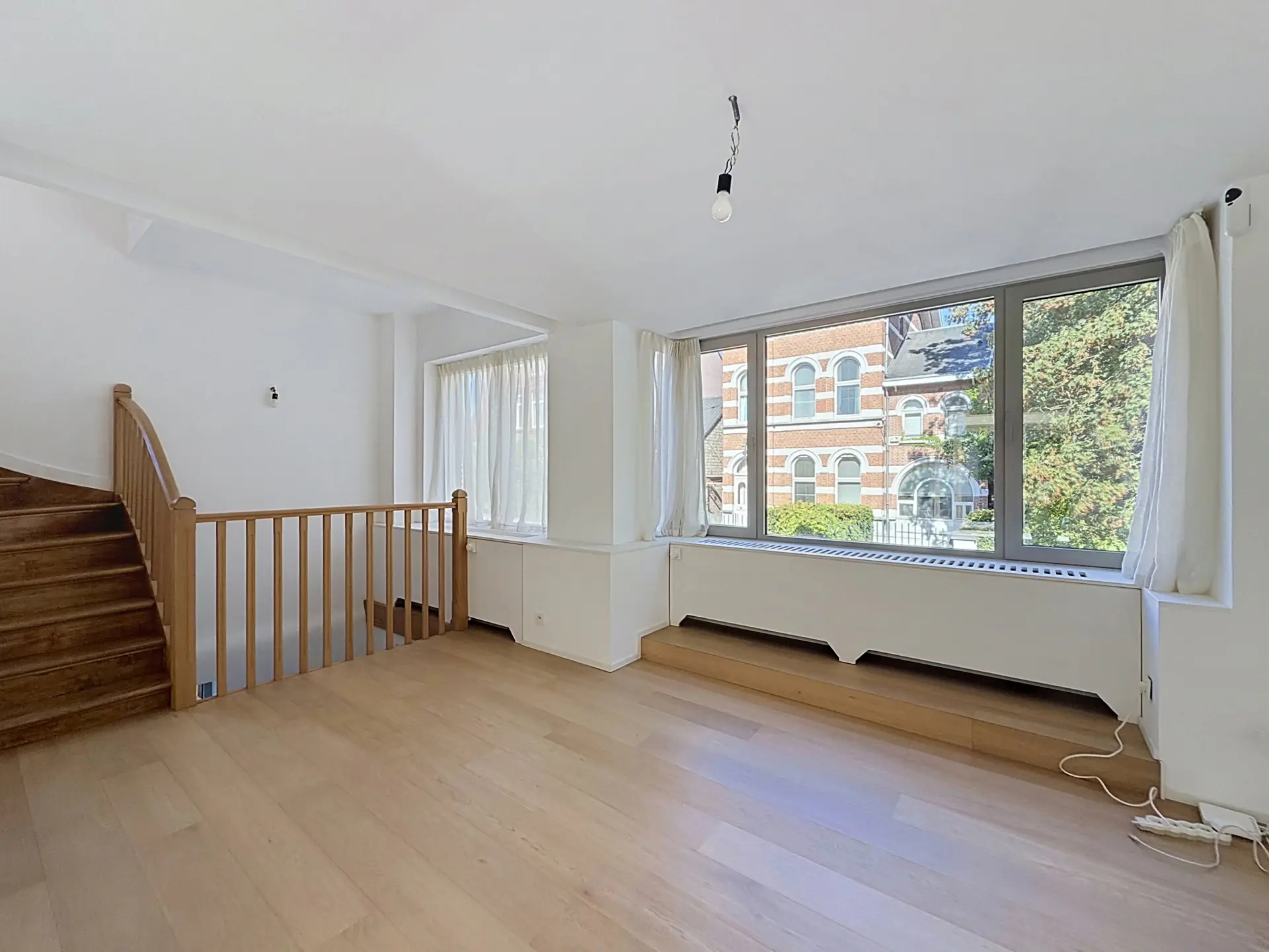 Photo 3 sur 4 pour Bel-étage de cinq chambres à Uccle