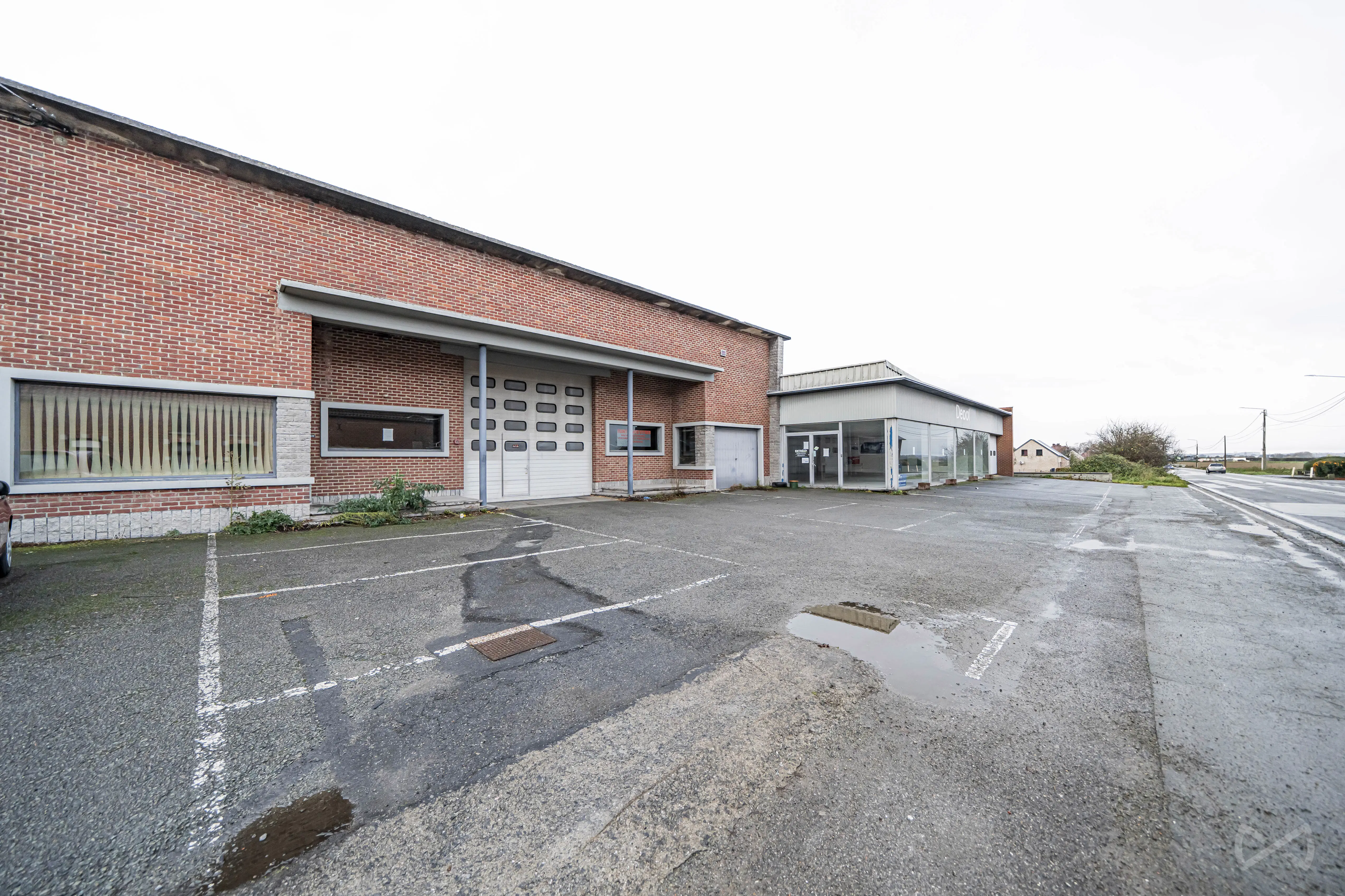 Photo 1 sur 4 pour Immeuble mixte de deux chambres à Chièvres