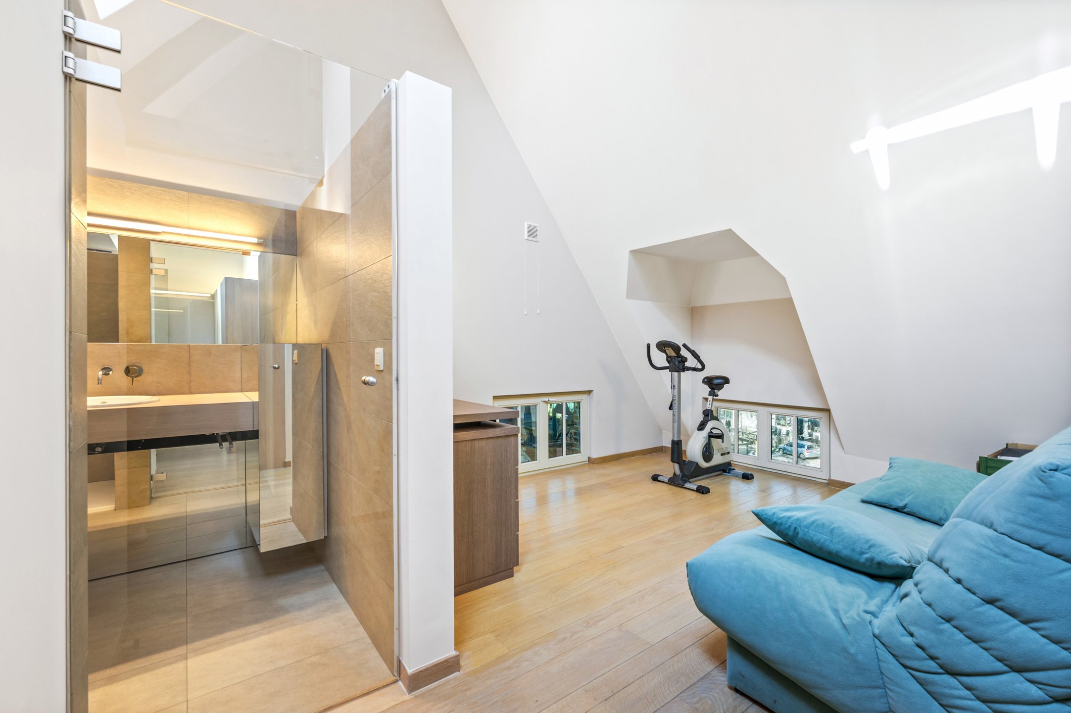 Picture 1 of 4 for Penthouse with three bedrooms in Zwijndrecht Burcht