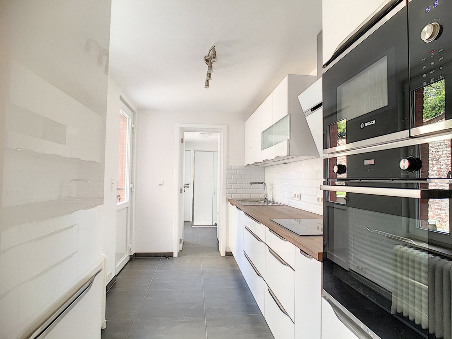 Picture 1 of 4 for Ground floor with one bedroom in Ixelles