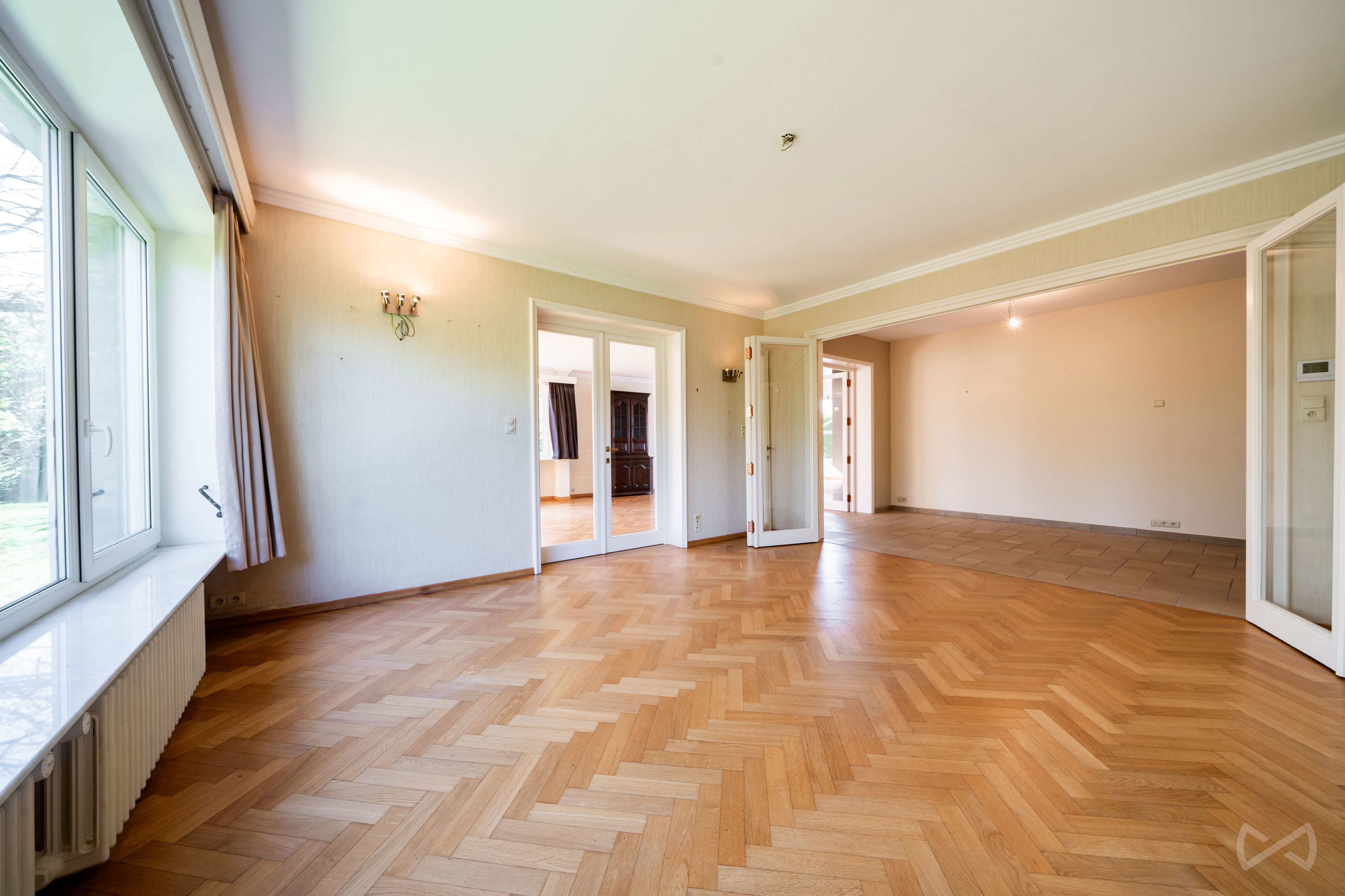 Foto 3 van 4 van Villa met zes slaapkamers in Baudour