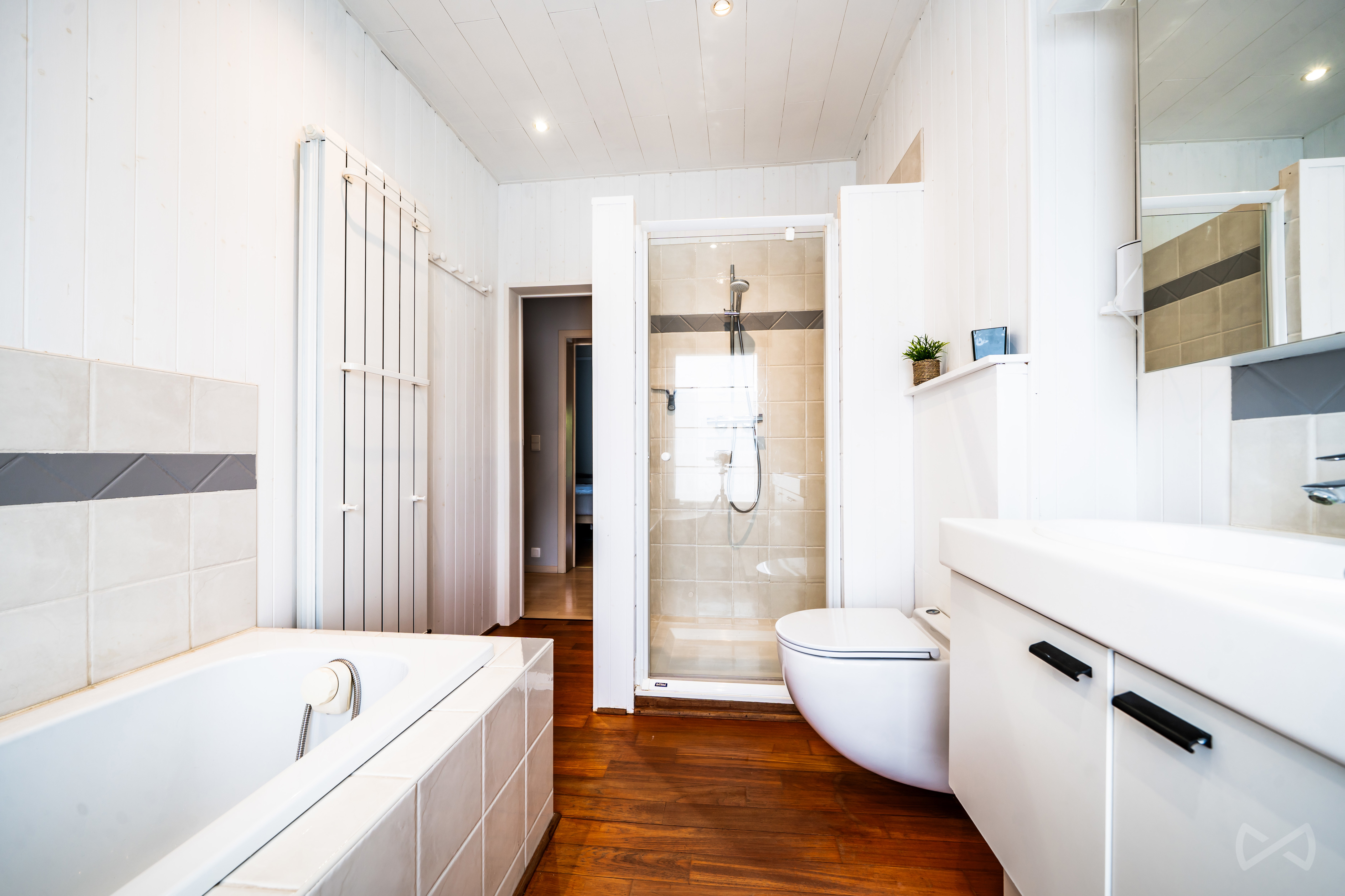 Picture 3 of 4 for House with five bedrooms in Mont-sur-marchienne