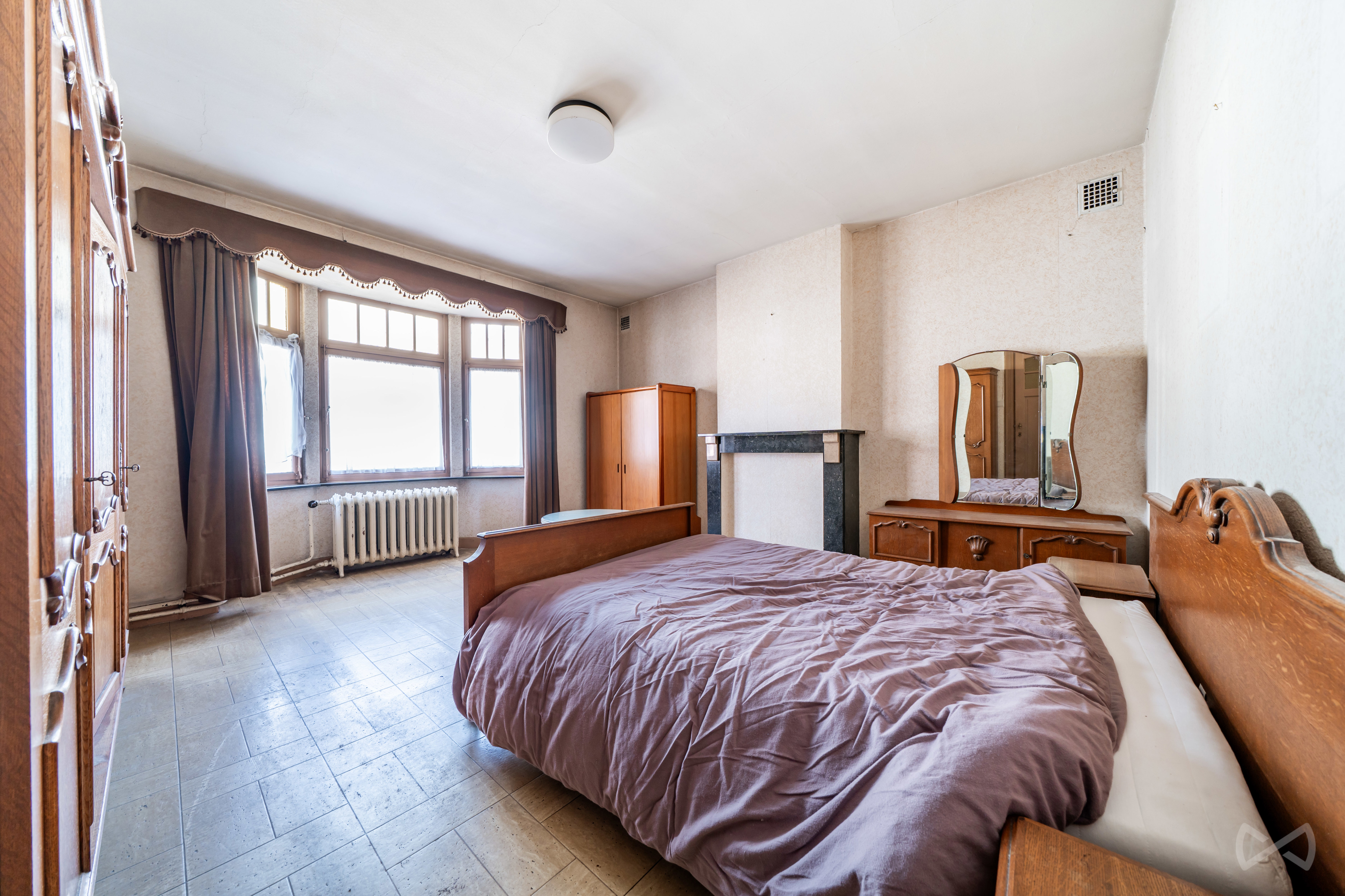 Picture 2 of 4 for Villa with six bedrooms in Marcinelle