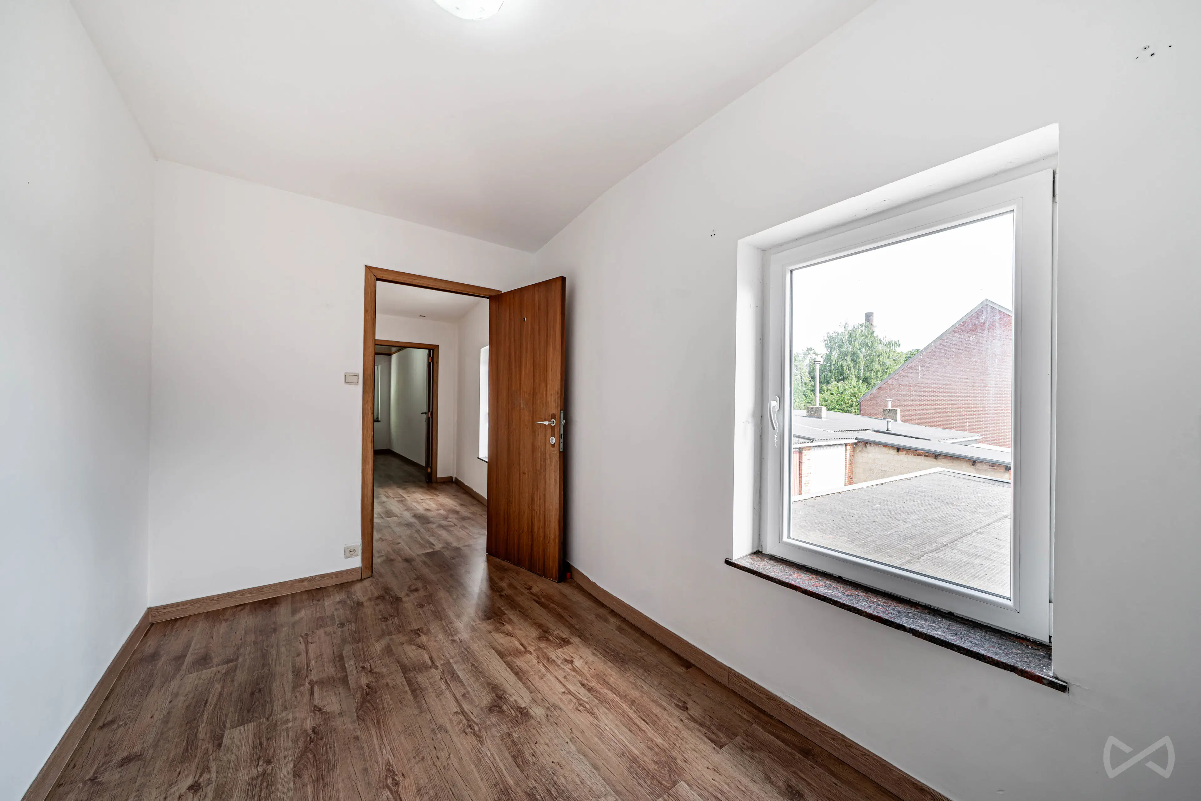 Photo 2 sur 4 pour Immeuble mixte de quatre chambres à Braine-le-comte