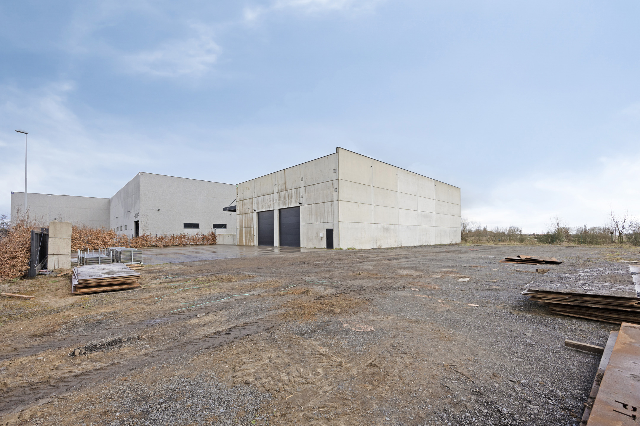 Foto 3 van 4 van Kantoor en magazijn in Moorslede