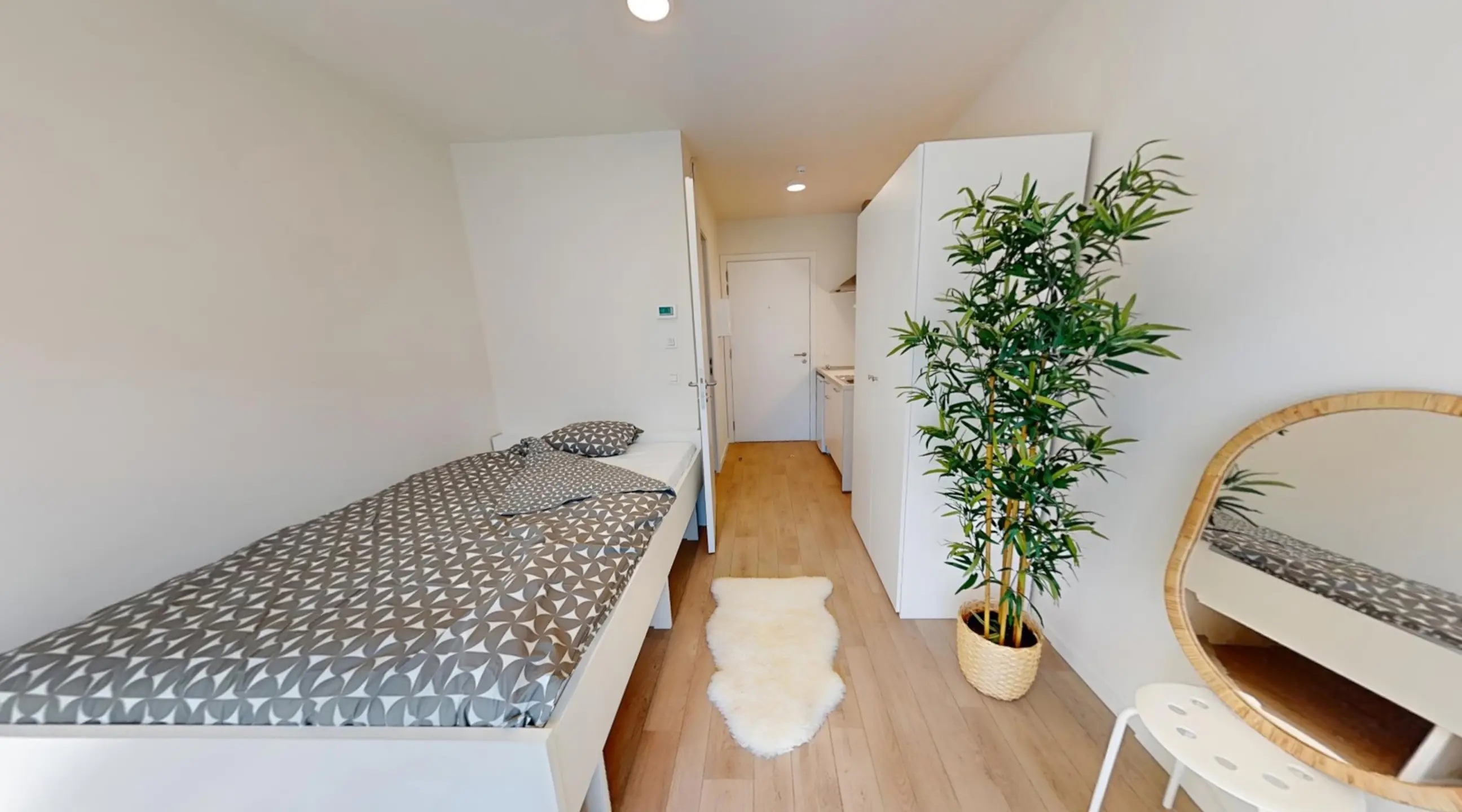 Picture 1 of 4 for Studio in Ixelles