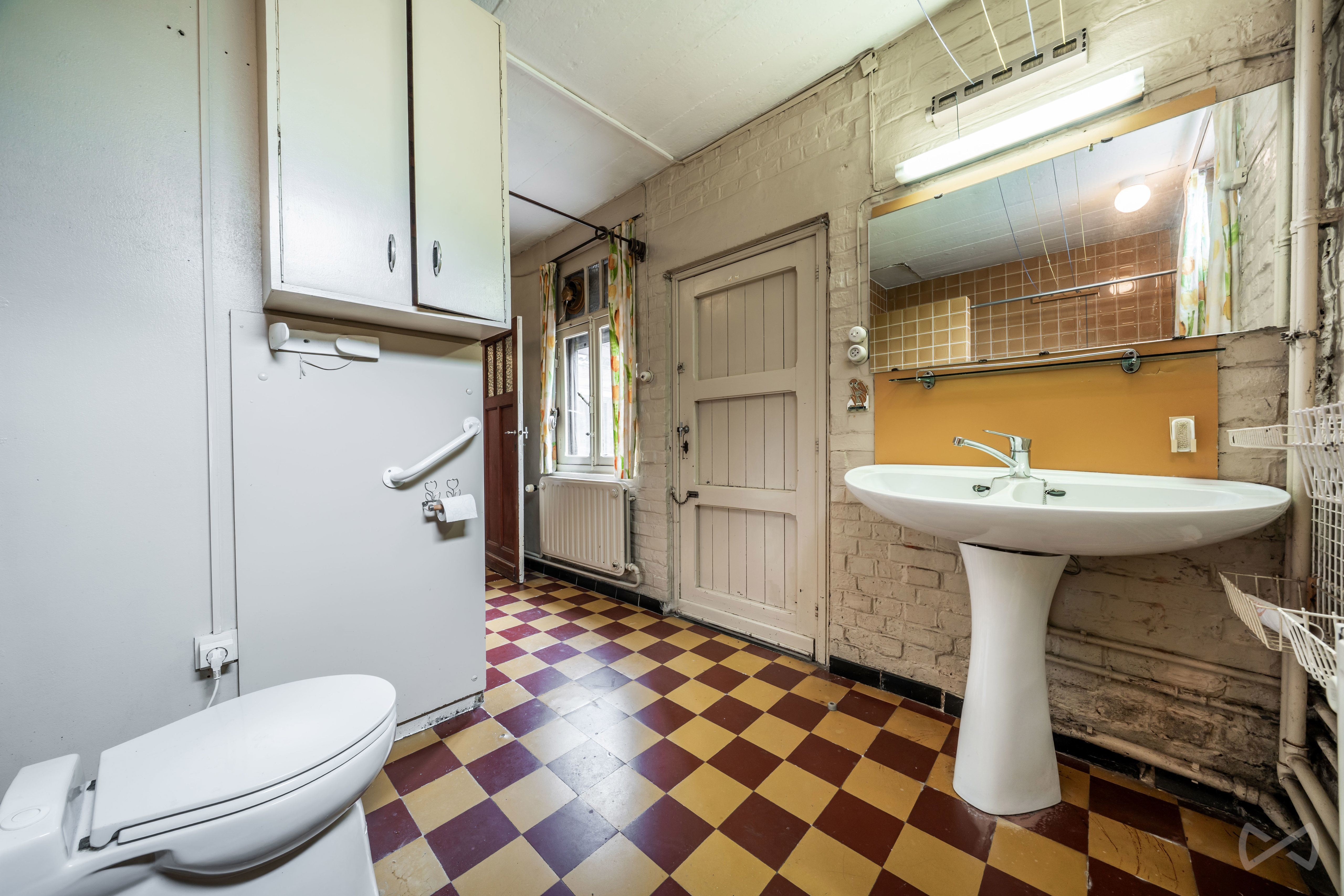 Foto 4 van 4 van Villa met zes slaapkamers in Nimy