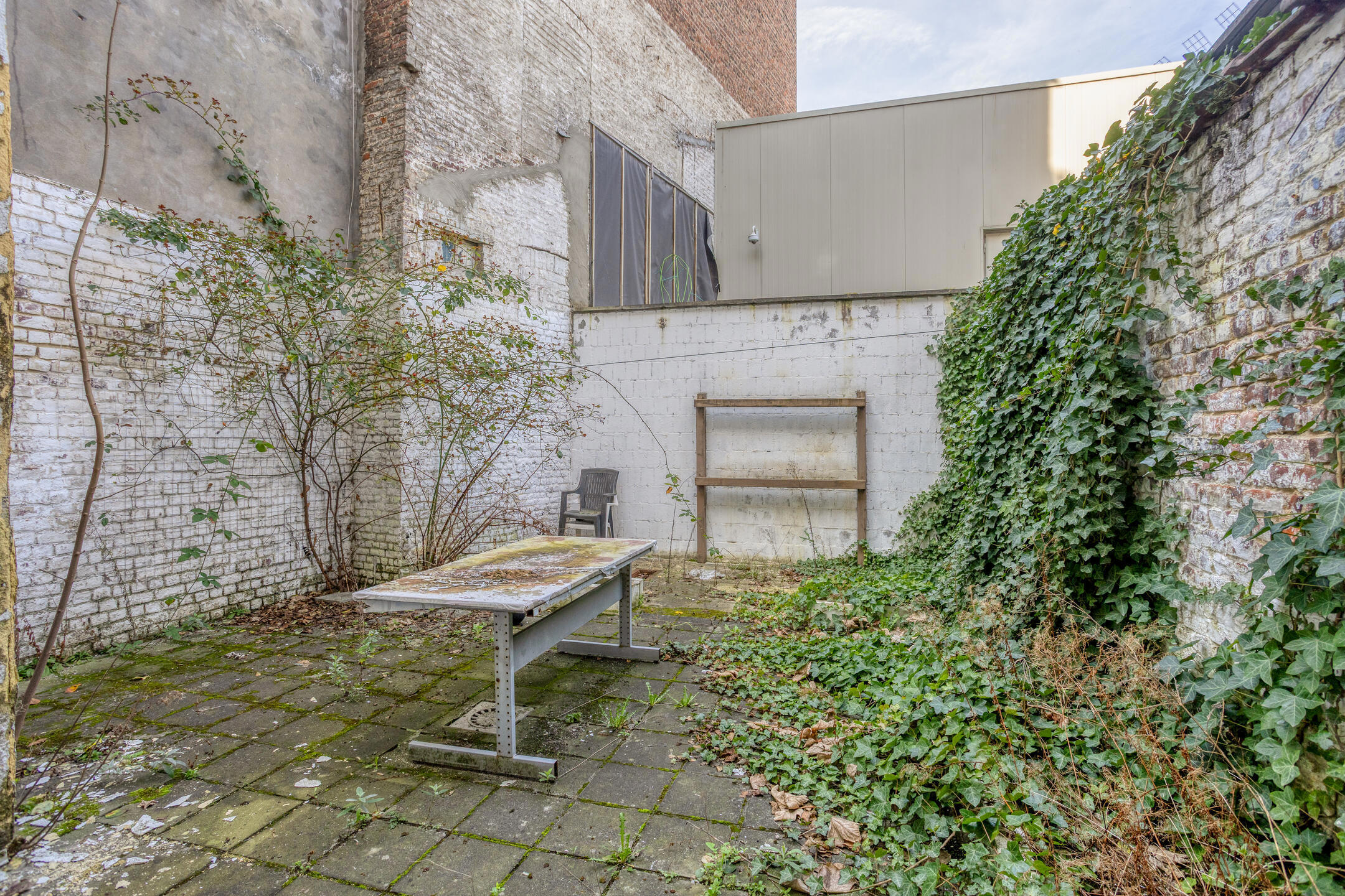 Picture 1 of 2 for Apartment block with four bedrooms in Anderlecht