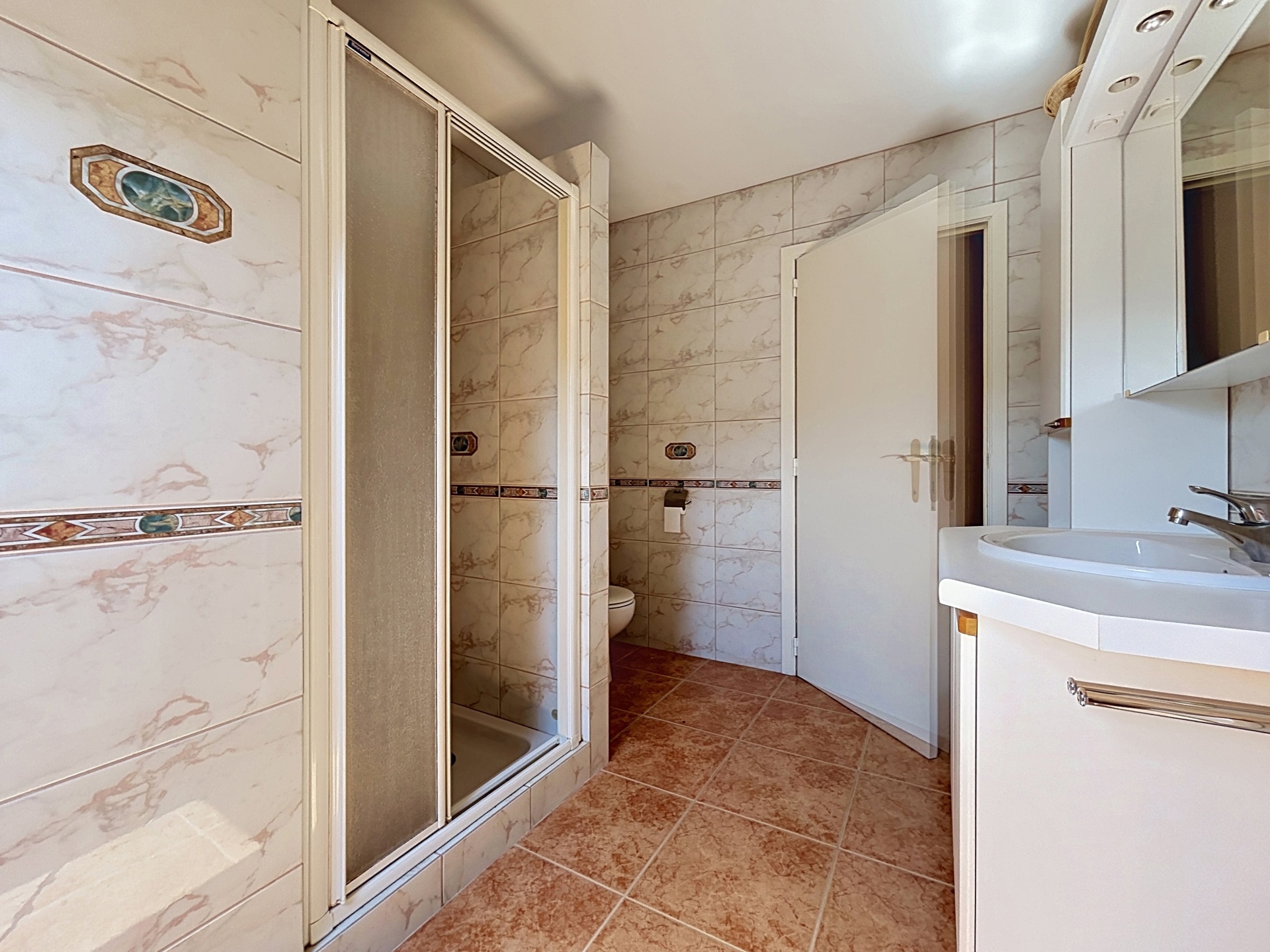 Picture 1 of 2 for House with six bedrooms in Orp-Jauche