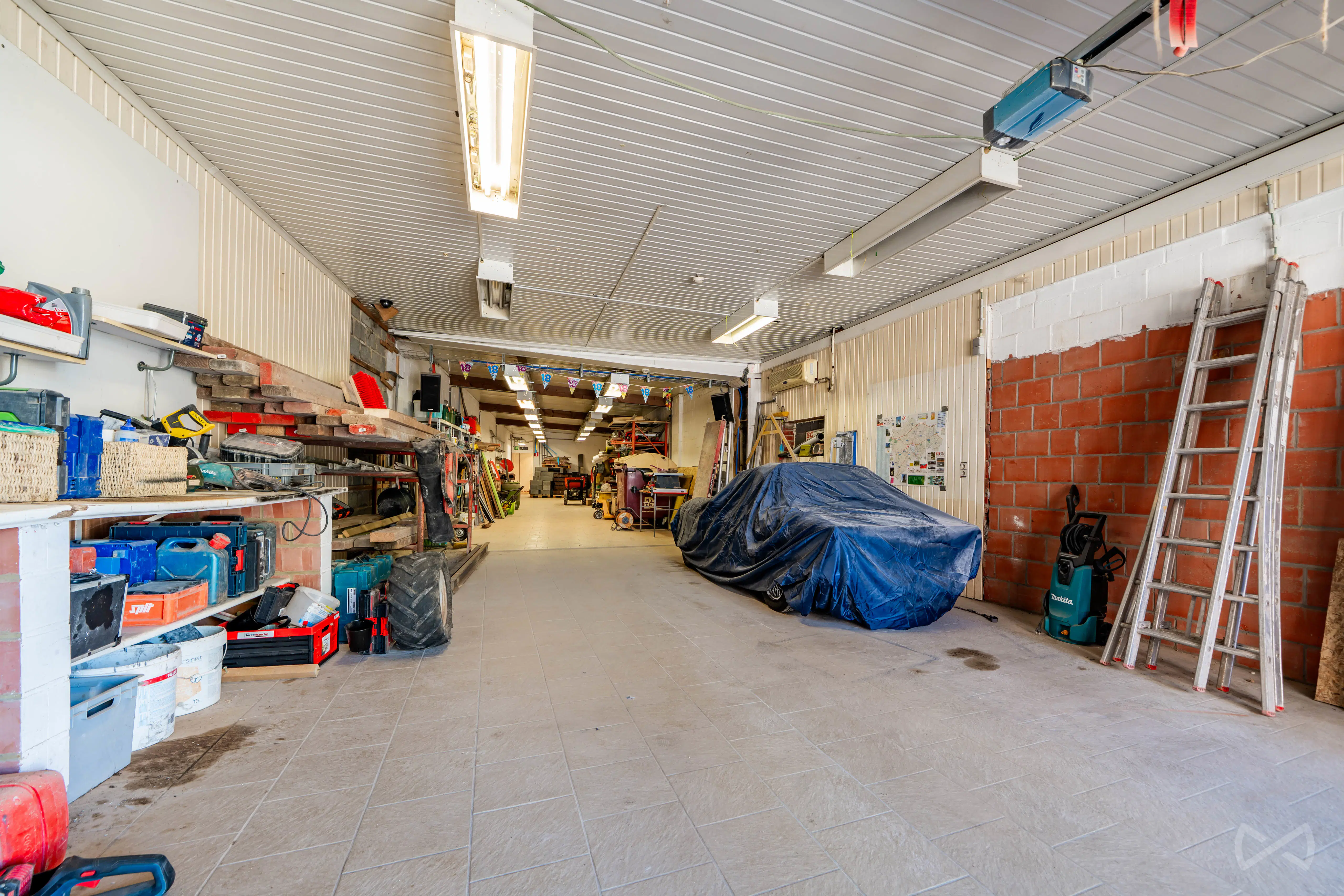 Picture 2 of 4 for Garage in Maffle