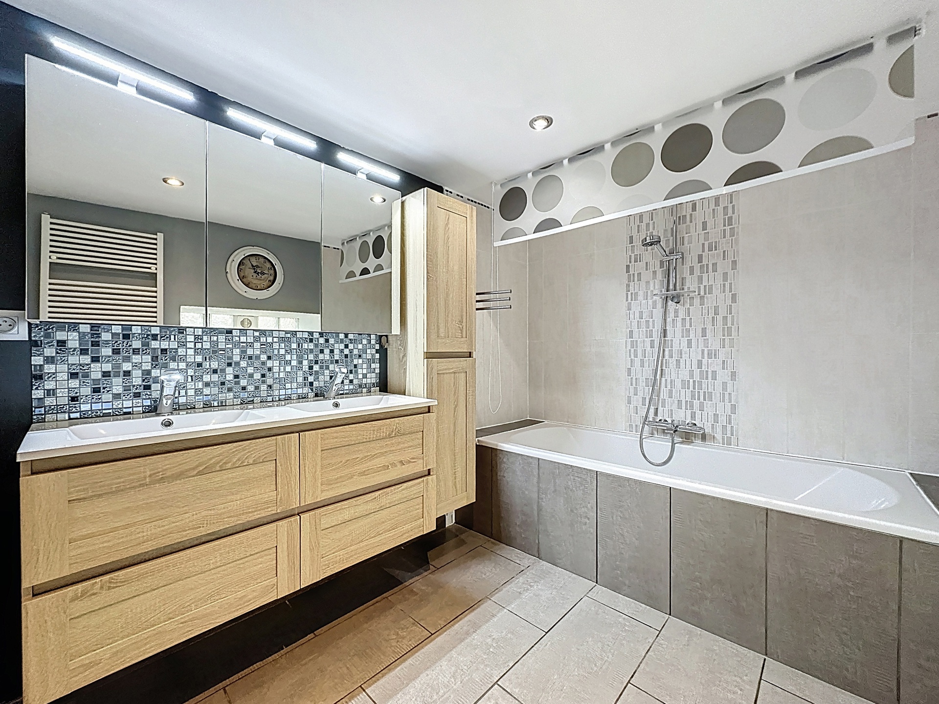 Picture 1 of 4 for House with four bedrooms in Ouffet