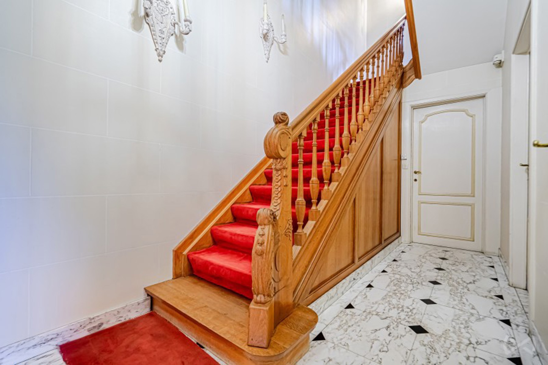 Foto 4 van 4 van Buitengewoon huis met zeven slaapkamers in Harmignies