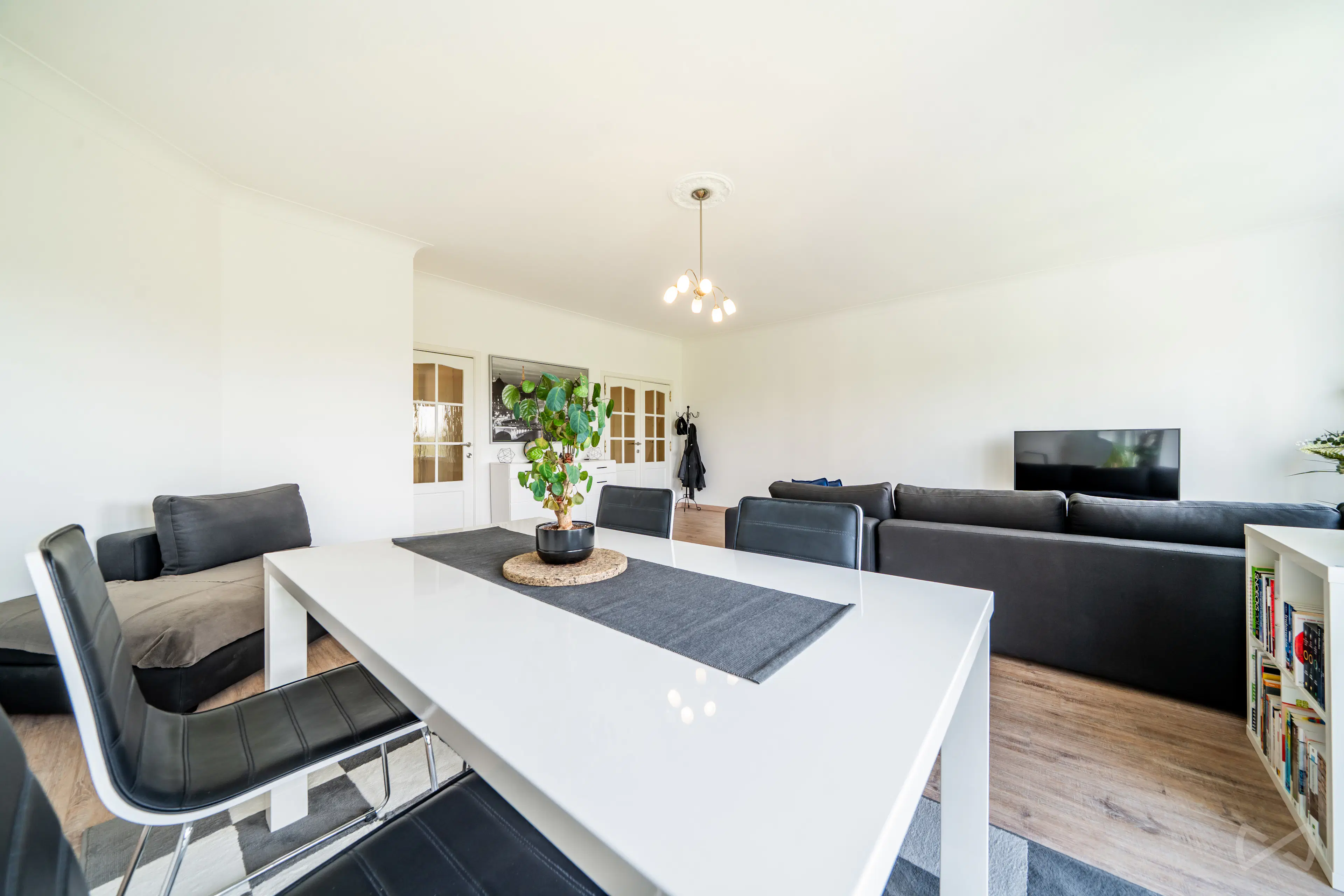 Picture 1 of 4 for Flat with two bedrooms in Koekelberg