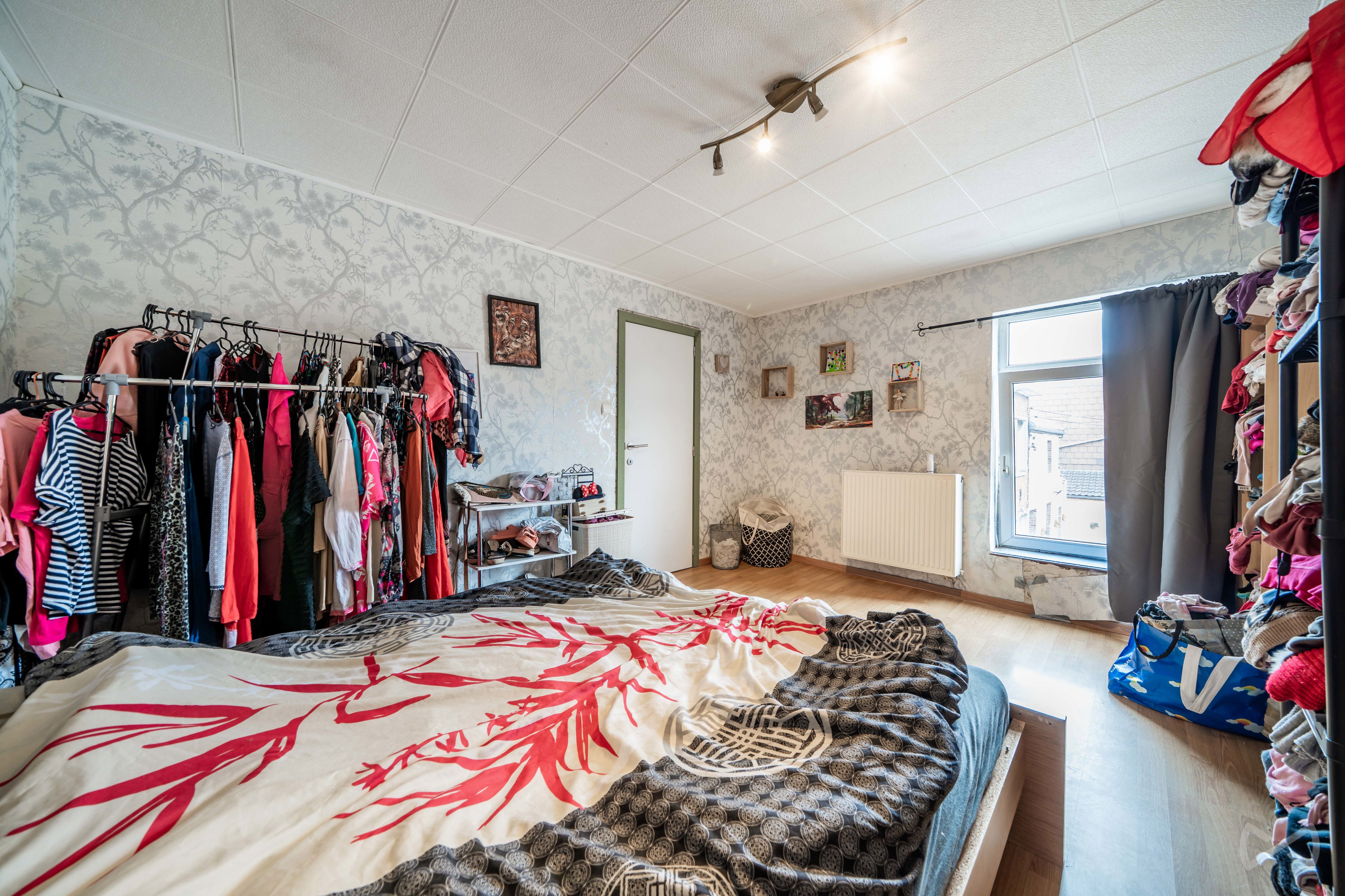 Photo 4 sur 4 pour Maison de deux chambres à Roux