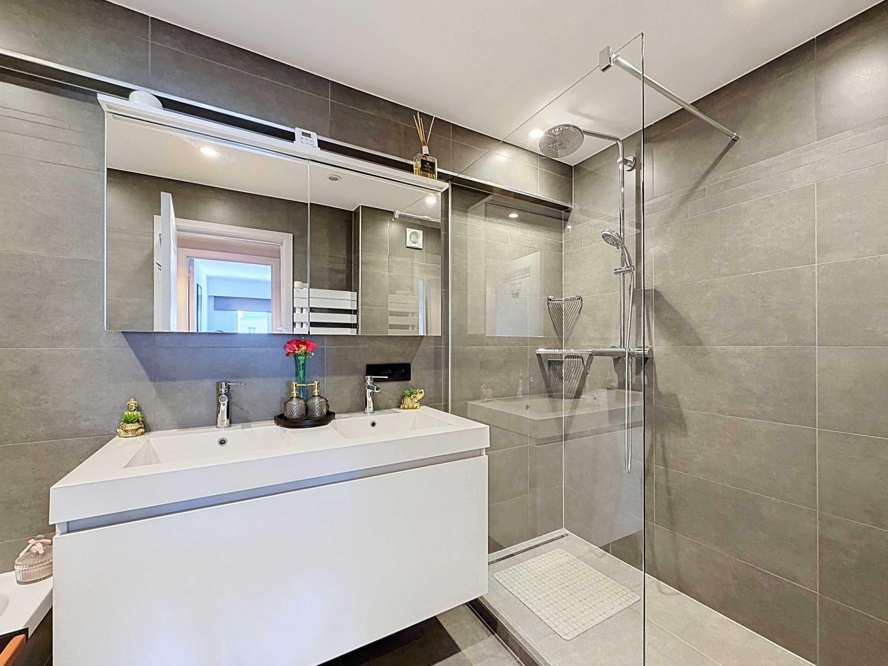 Picture 1 of 4 for Flat with three bedrooms in Oostende