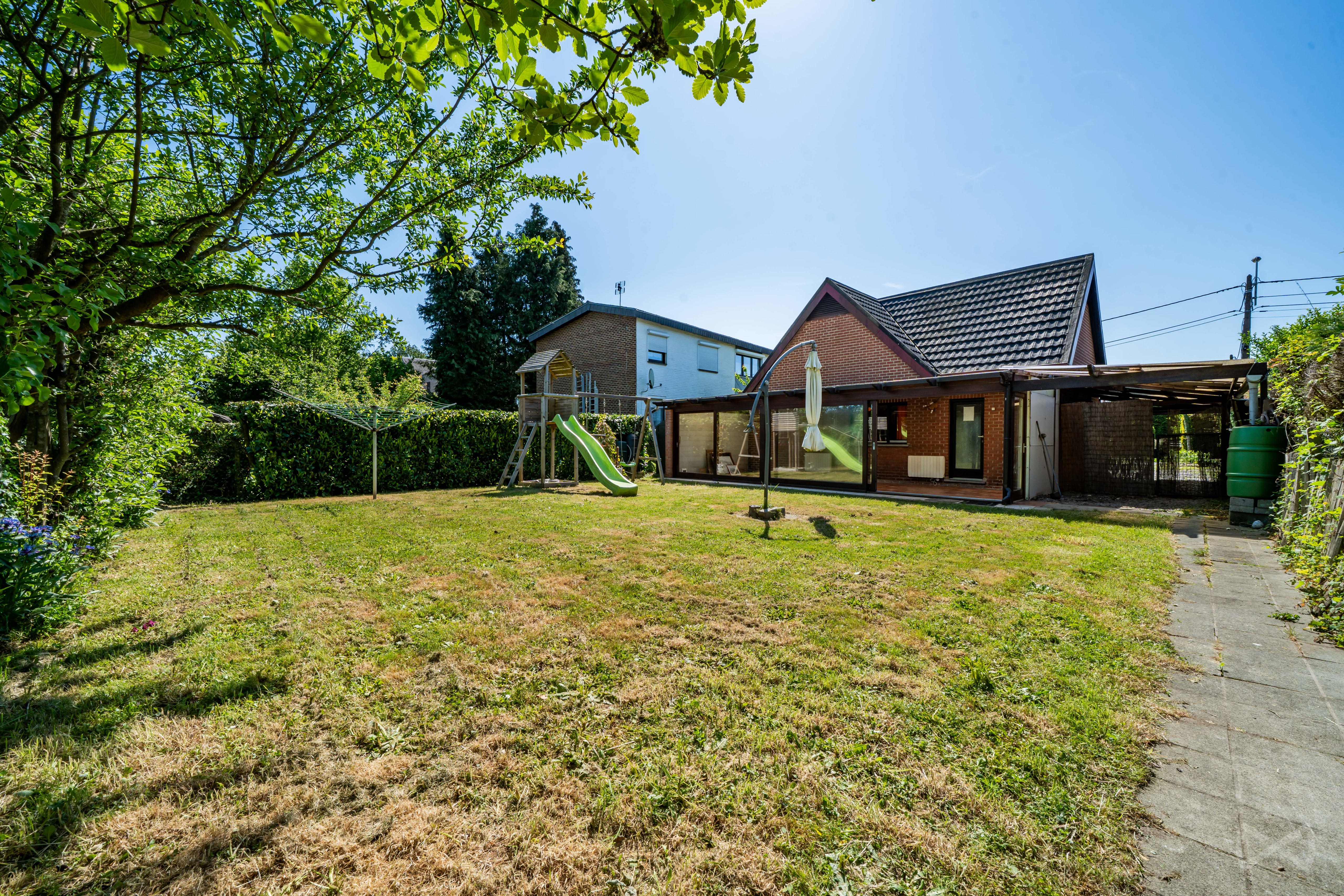 Picture 1 of 4 for House with four bedrooms in Céroux-mousty