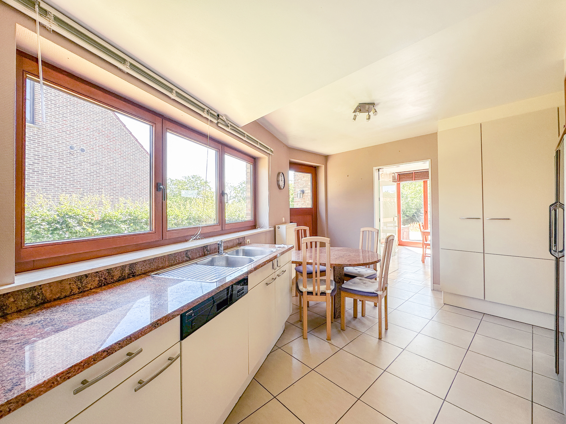 Picture 1 of 4 for House with four bedrooms in Sint-Pieters-Leeuw