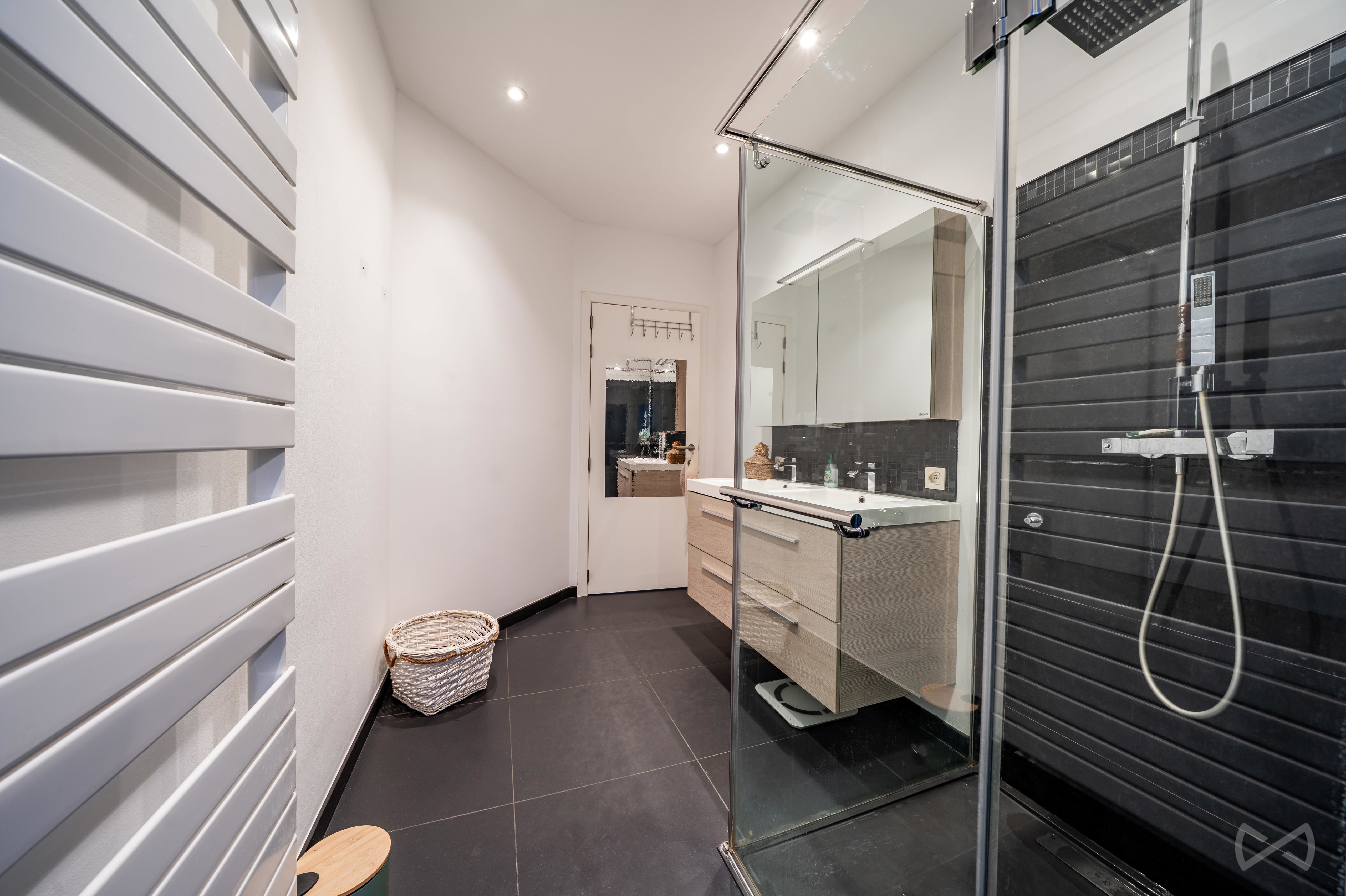 Photo 4 sur 4 pour Maison de cinq chambres à Evere