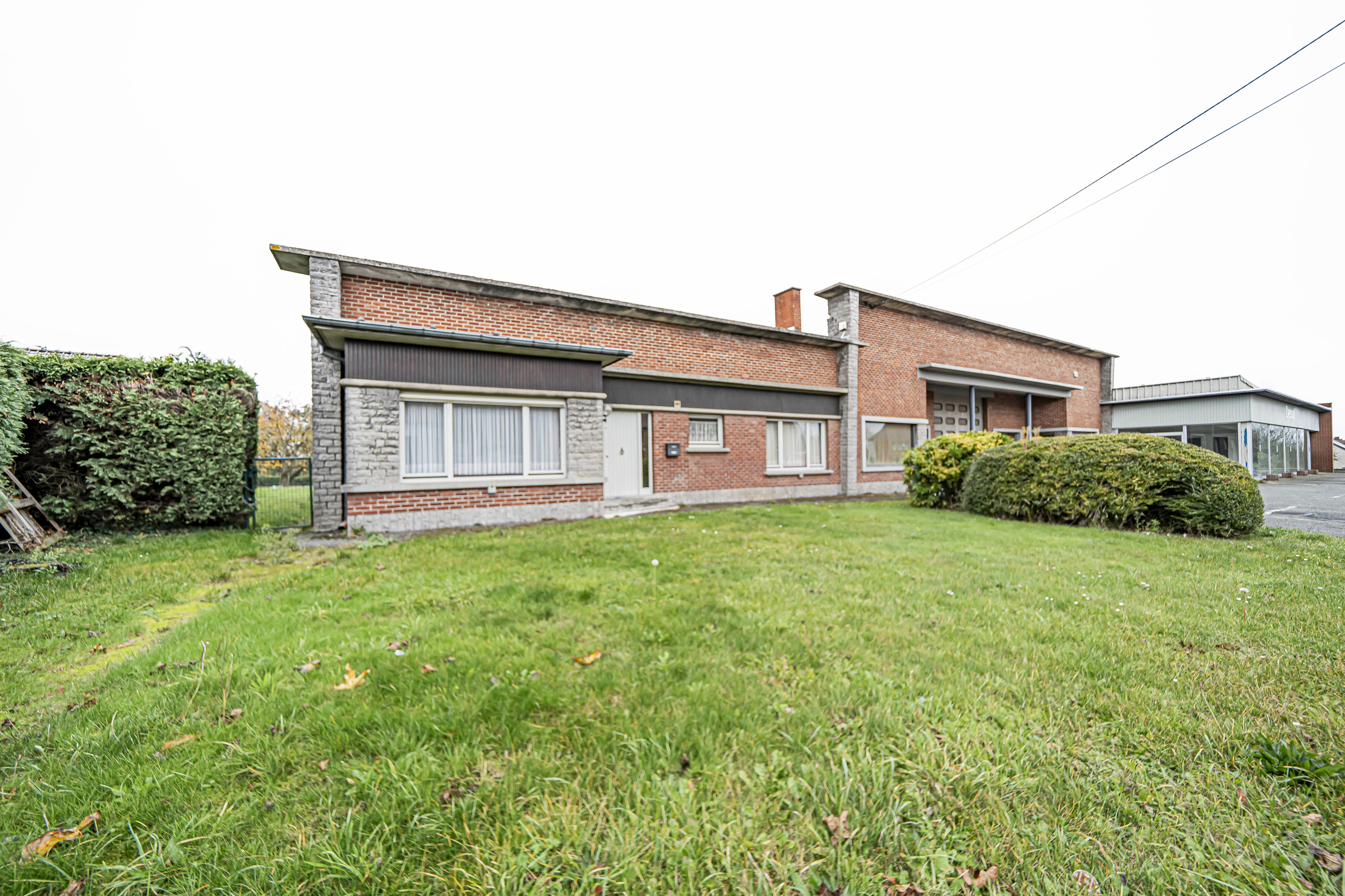 Photo 3 sur 3 pour Immeuble mixte de deux chambres à Chièvres