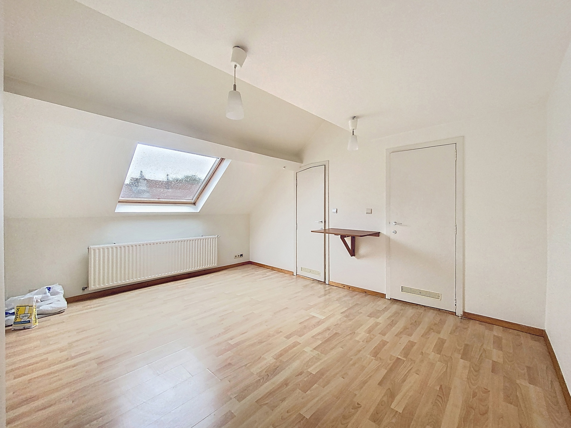 Picture 2 of 3 for Studio in Ixelles