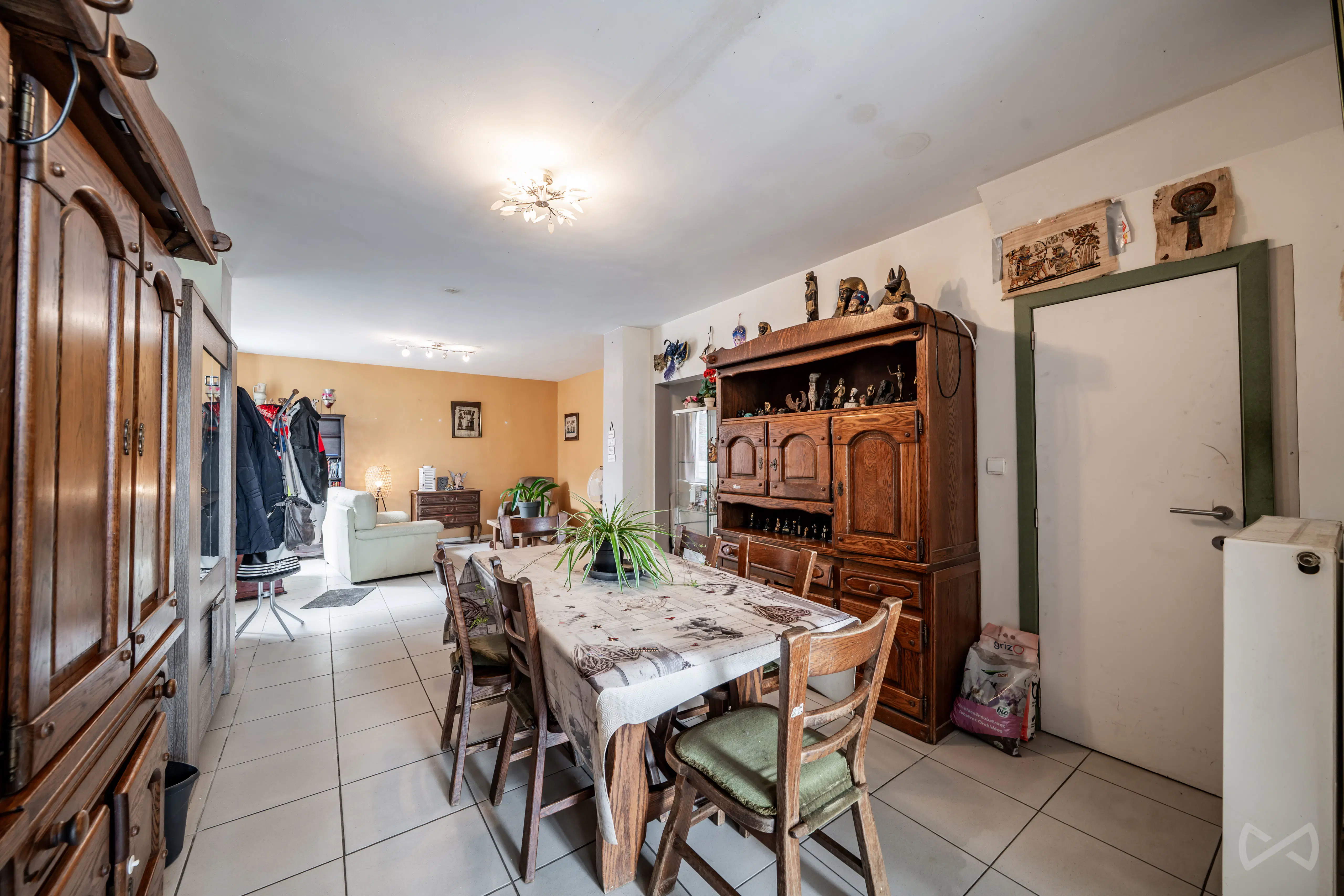 Photo 4 sur 4 pour Maison de deux chambres à Roux
