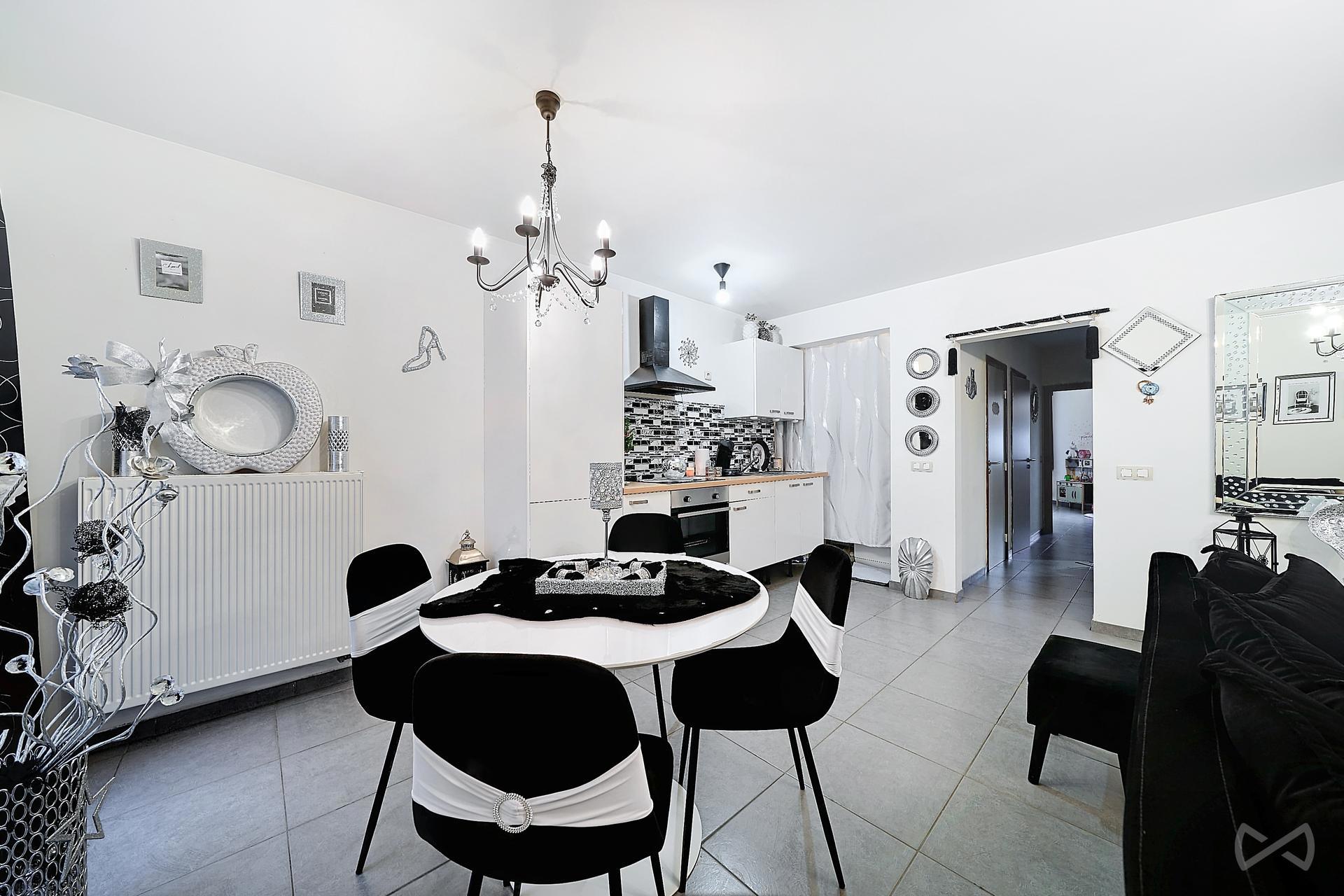 Picture 1 of 4 for Apartment block with six bedrooms in Binche
