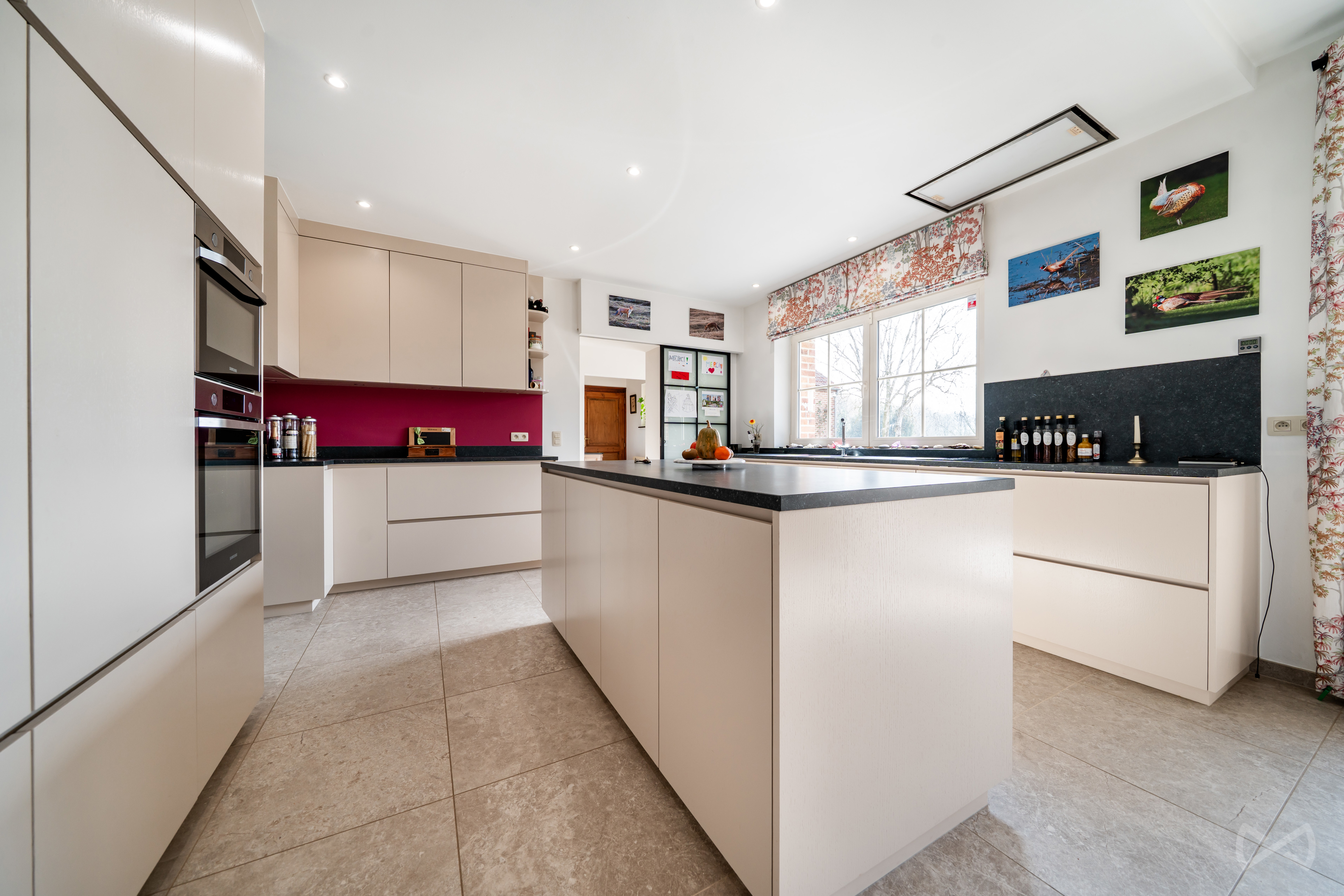 Picture 2 of 4 for Villa with six bedrooms in Jodoigne