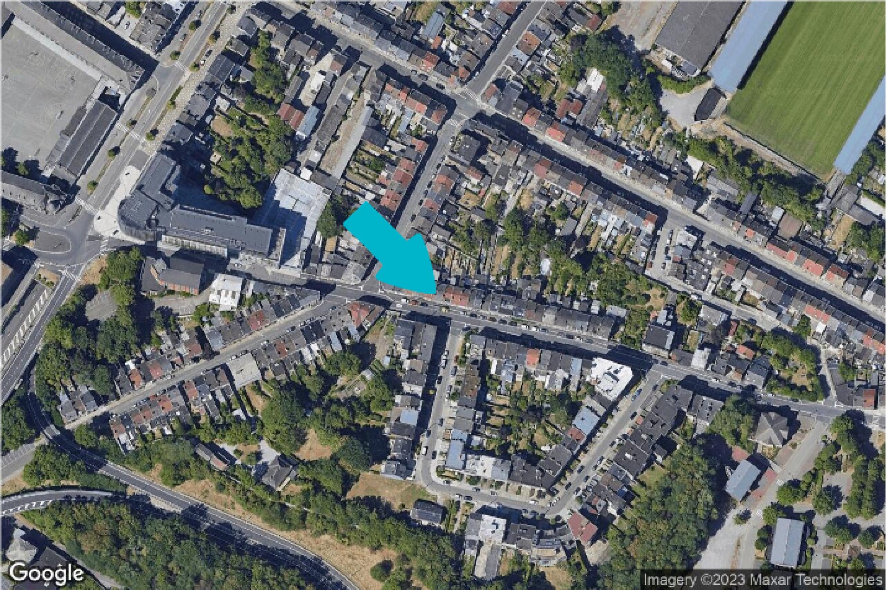 Foto 2 van 2 van Huis met vier slaapkamers in Montigny-sur-Sambre