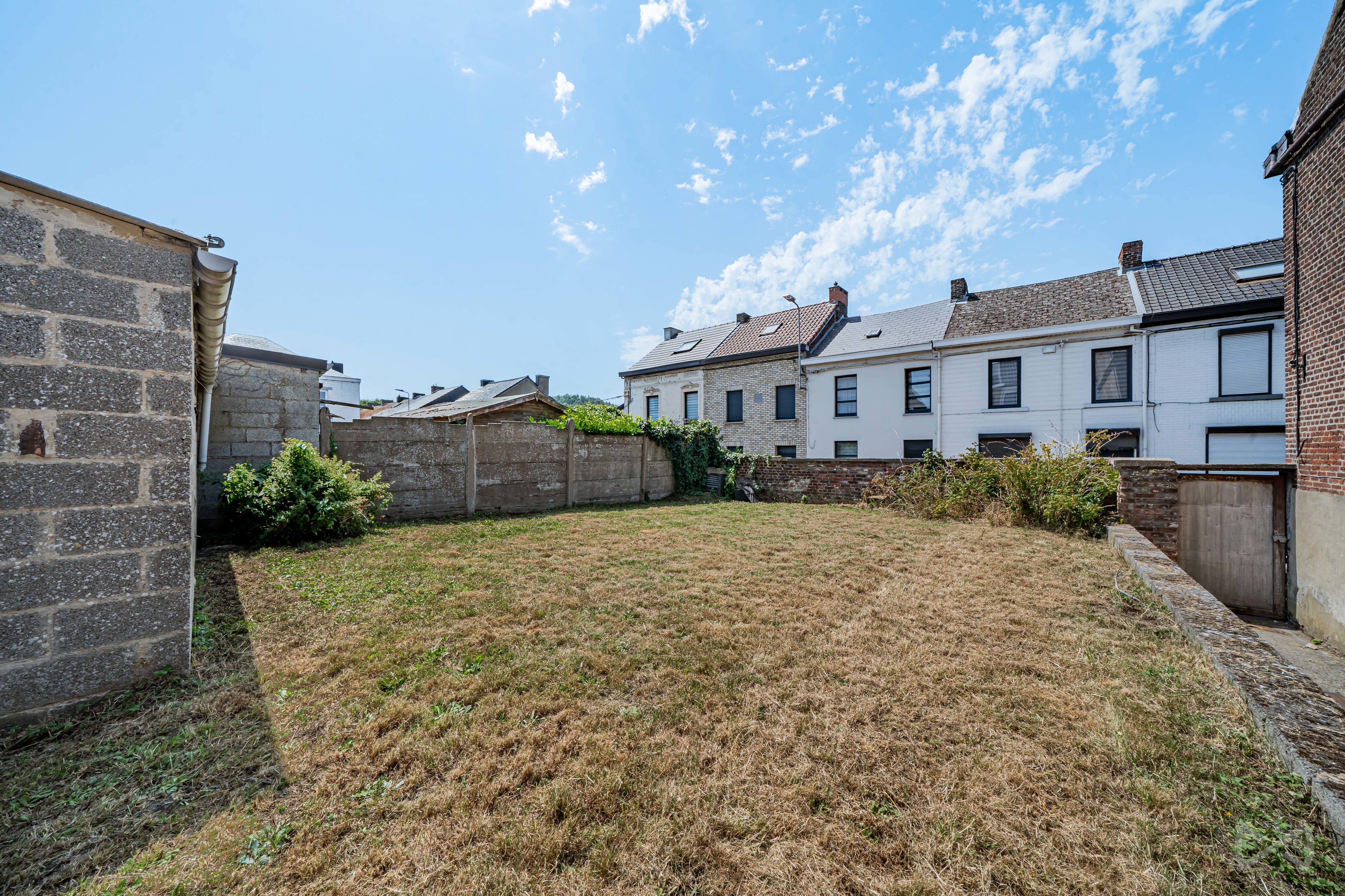 Photo 2 sur 4 pour Maison de trois chambres à Fontainel'Evêque Forchiesla-Marche