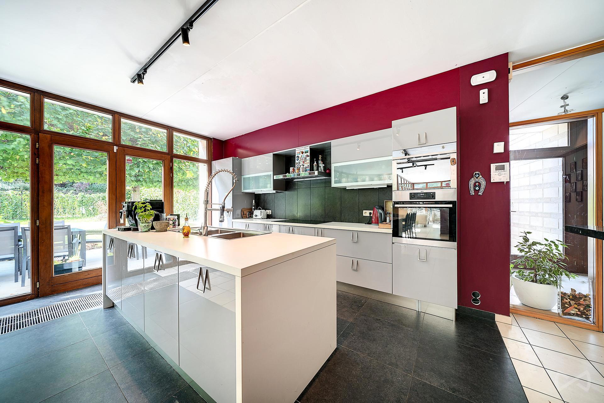 Picture 1 of 4 for Villa with six bedrooms in Grez-doiceau
