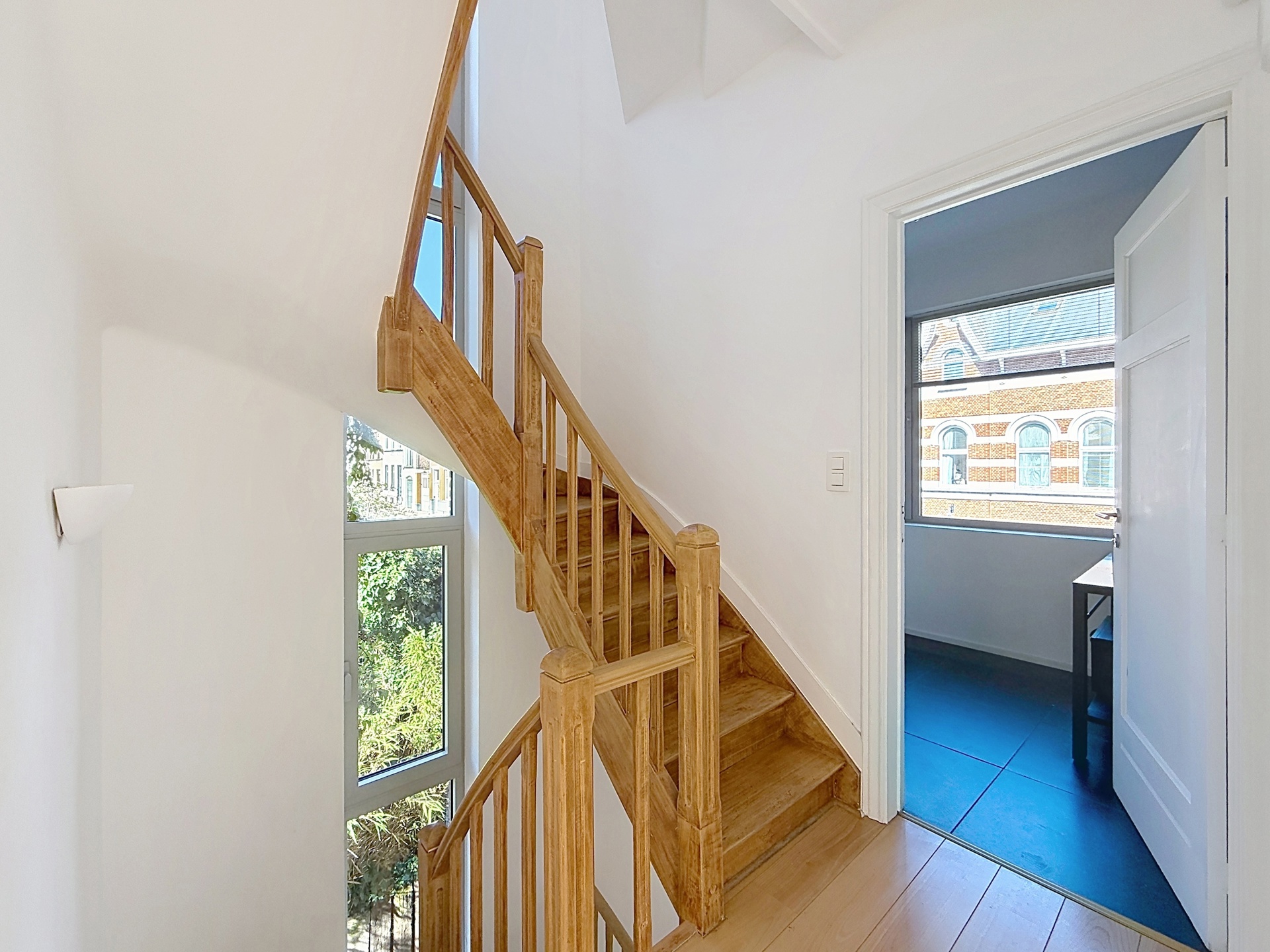 Photo 2 sur 4 pour Bel-étage de cinq chambres à Uccle