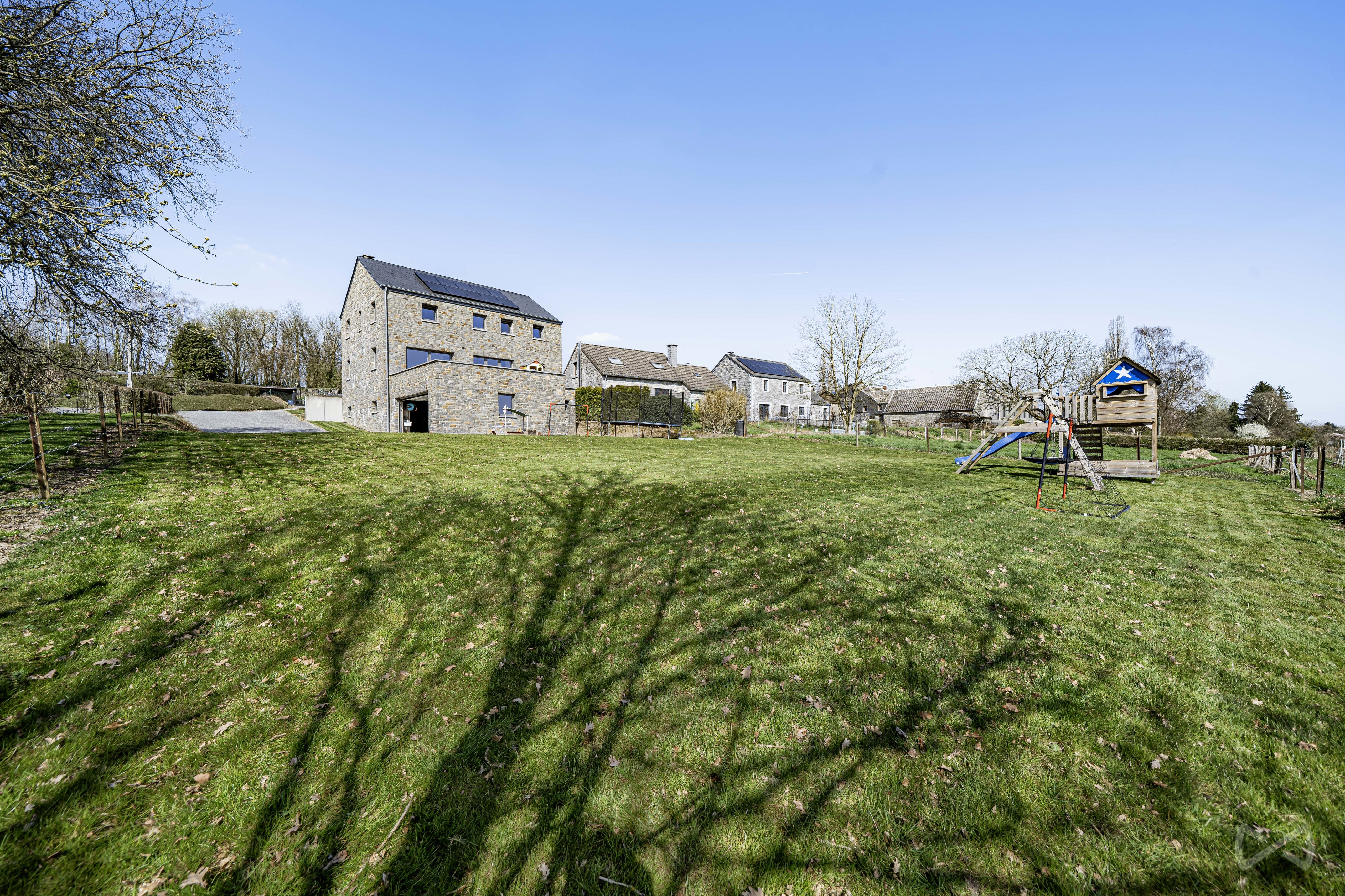 Photo 1 sur 4 pour Maison de quatre chambres à Ouffet