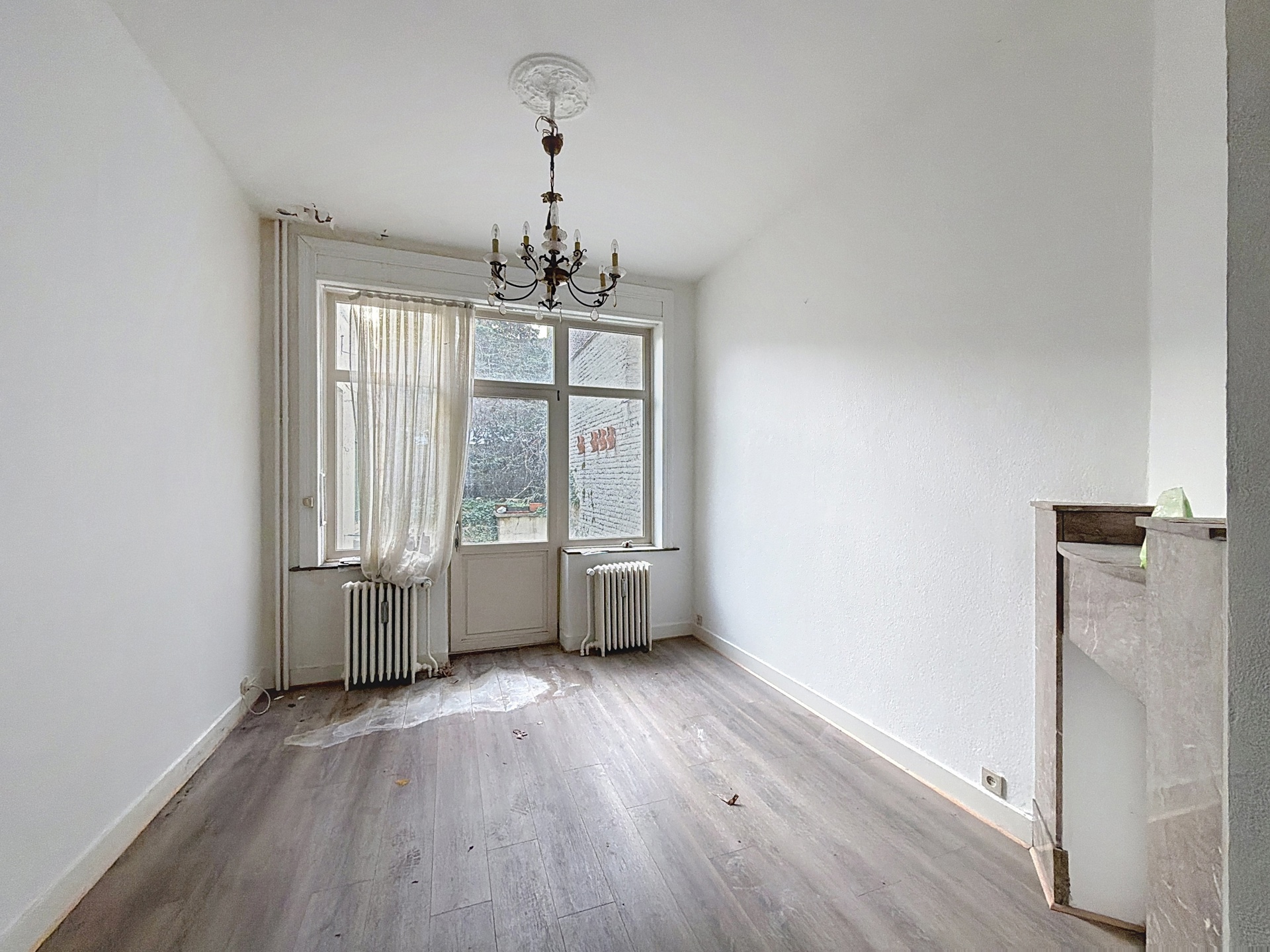 Foto 3 van 4 van Appartementsgebouw met vijf slaapkamers in Schaerbeek