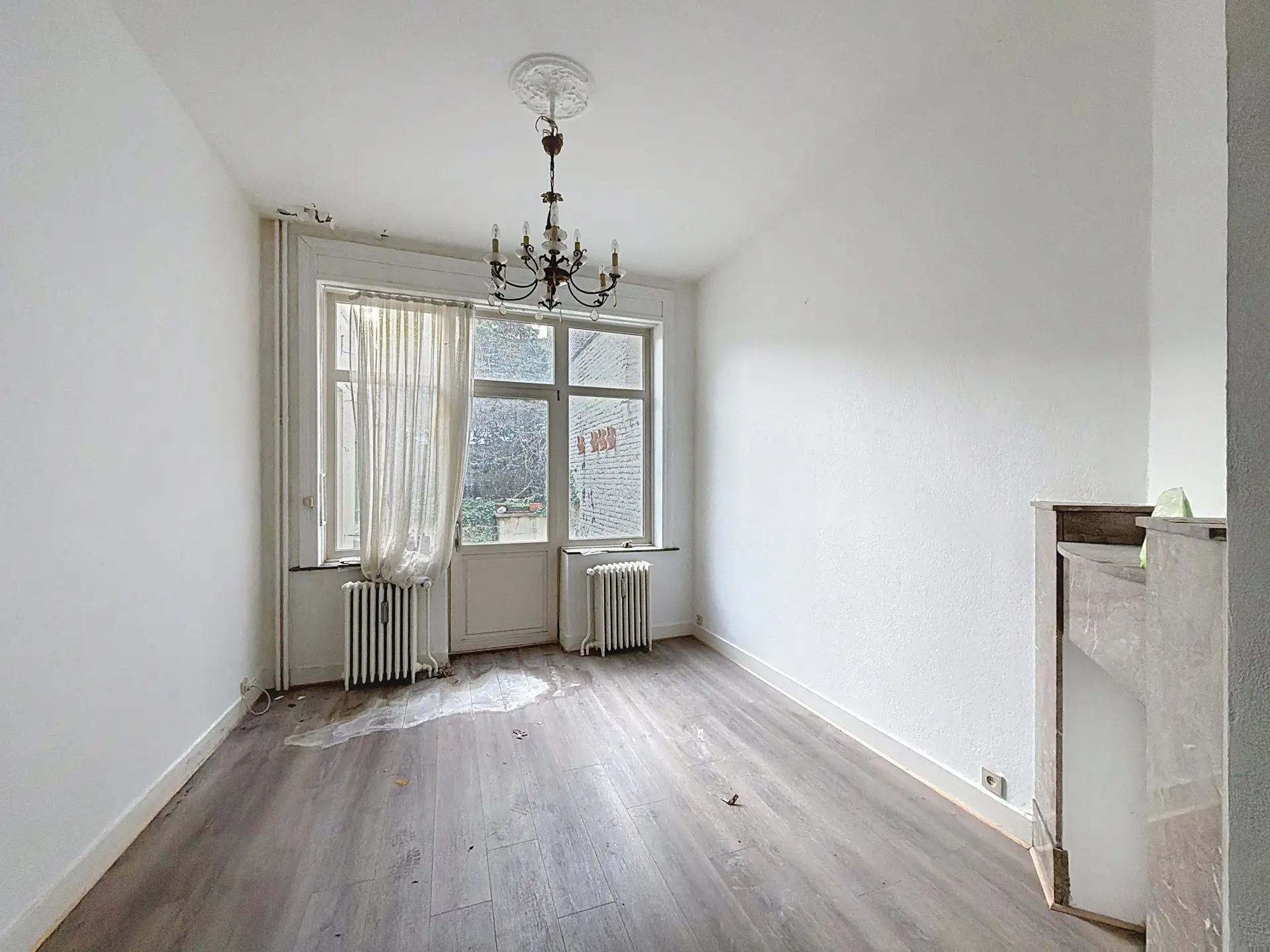 Foto 3 van 4 van Appartementsgebouw met vijf slaapkamers in Schaerbeek