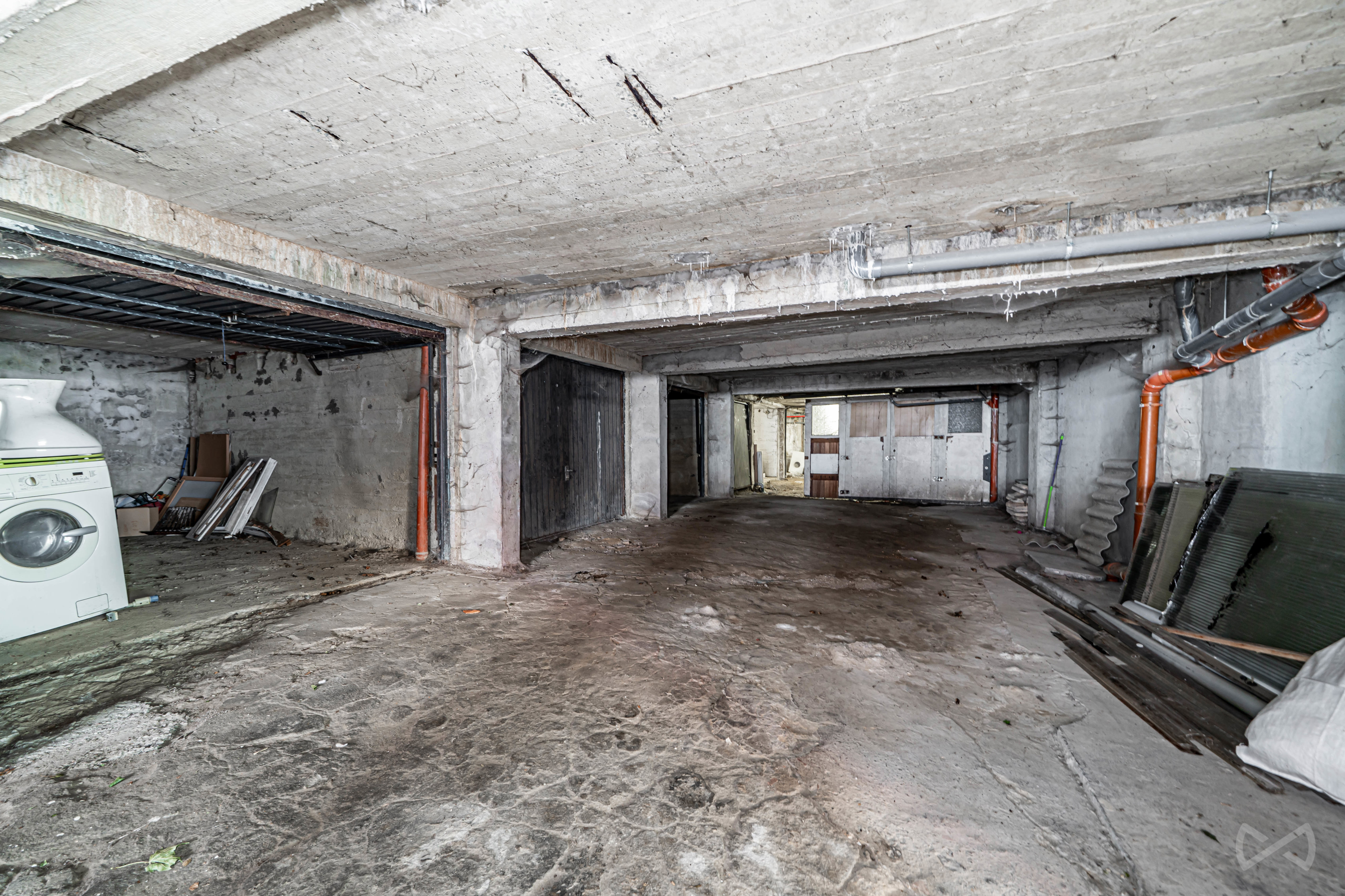 Foto 1 van 4 van Gebouw voor gemengd gebruik met vier slaapkamers in Braine-le-comte