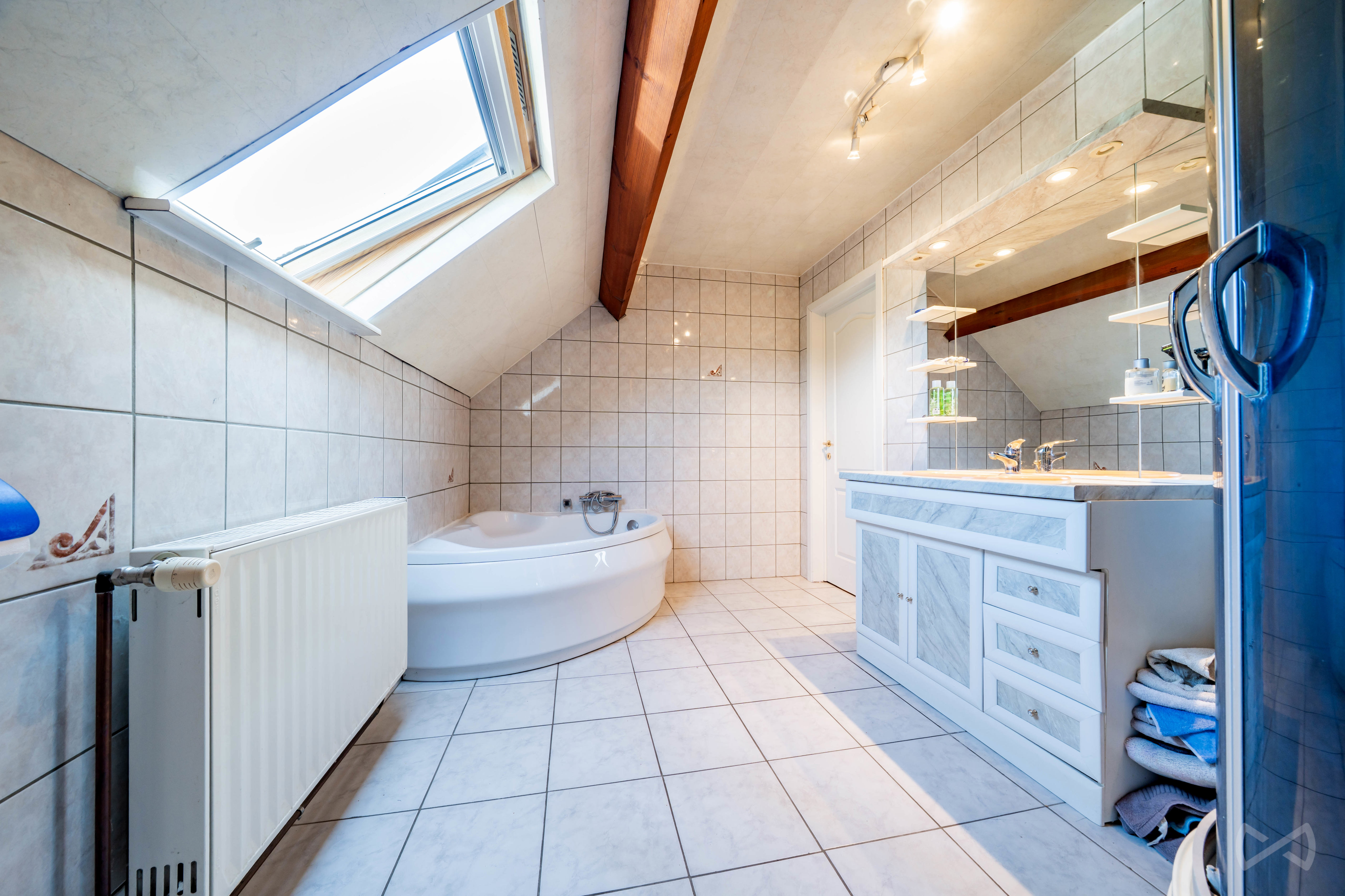 Foto 4 van 4 van Villa met drie slaapkamers in Thumaide