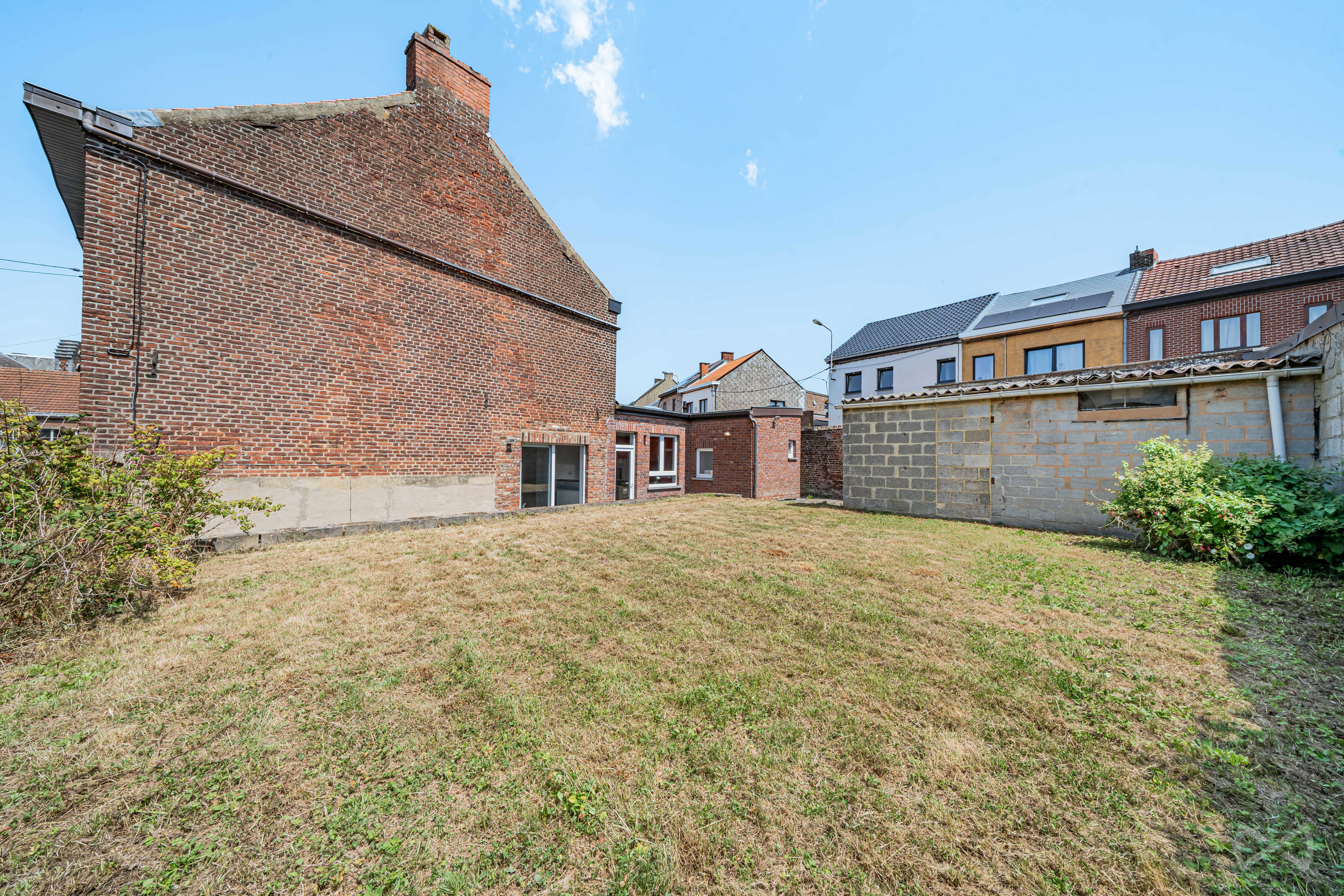 Photo 3 sur 4 pour Maison de trois chambres à Fontainel'Evêque Forchiesla-Marche