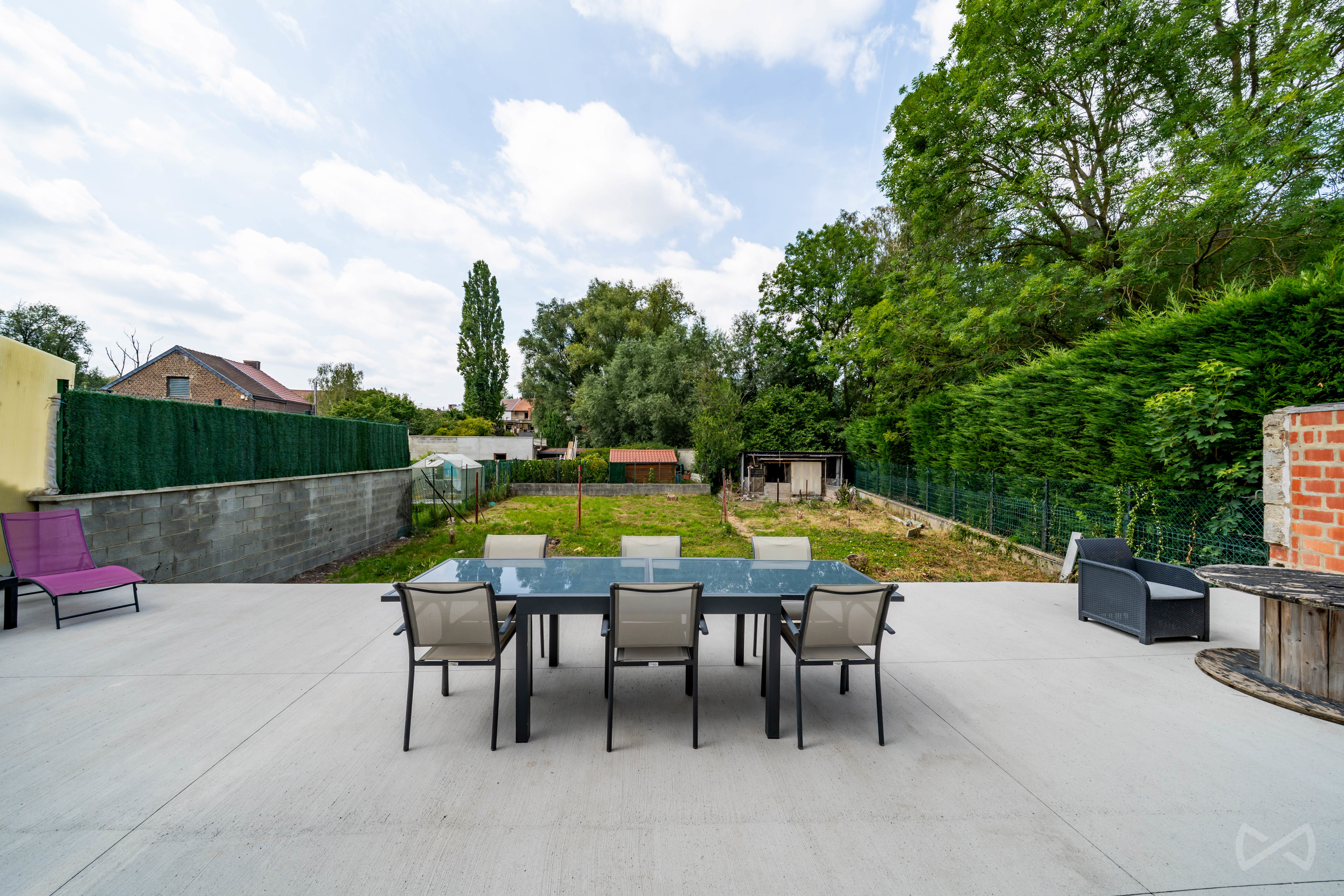 Photo 3 sur 4 pour Maison de deux chambres à Roux