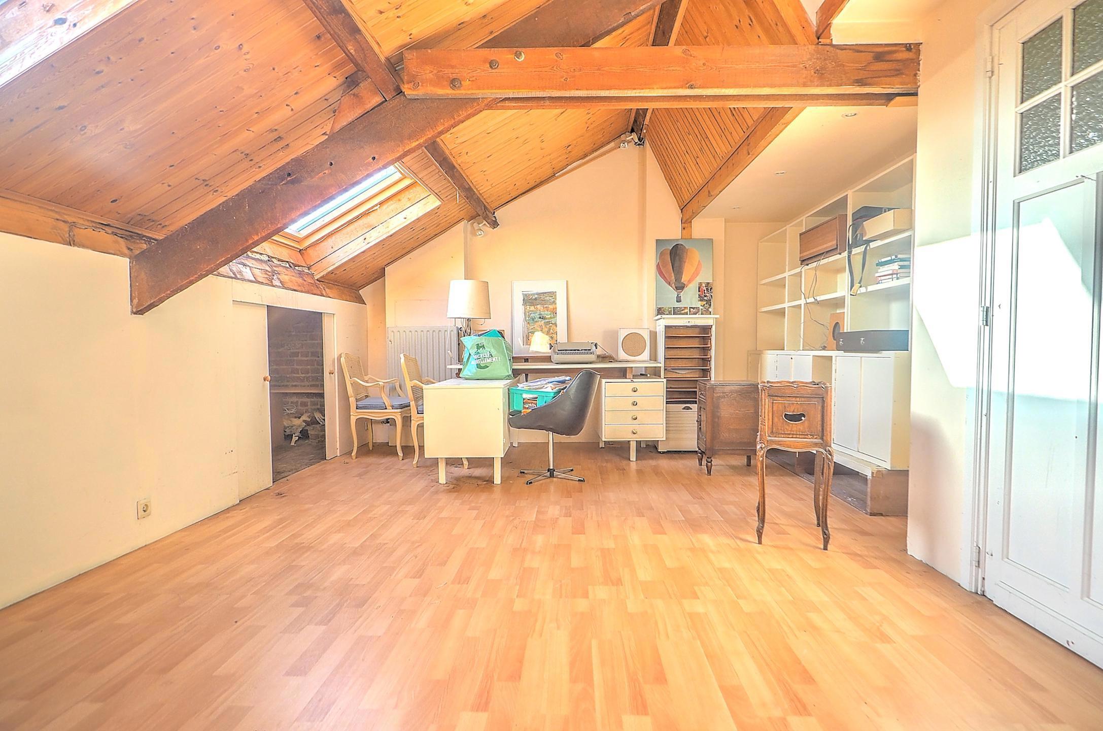 Picture 3 of 4 for House with five bedrooms in Waterloo