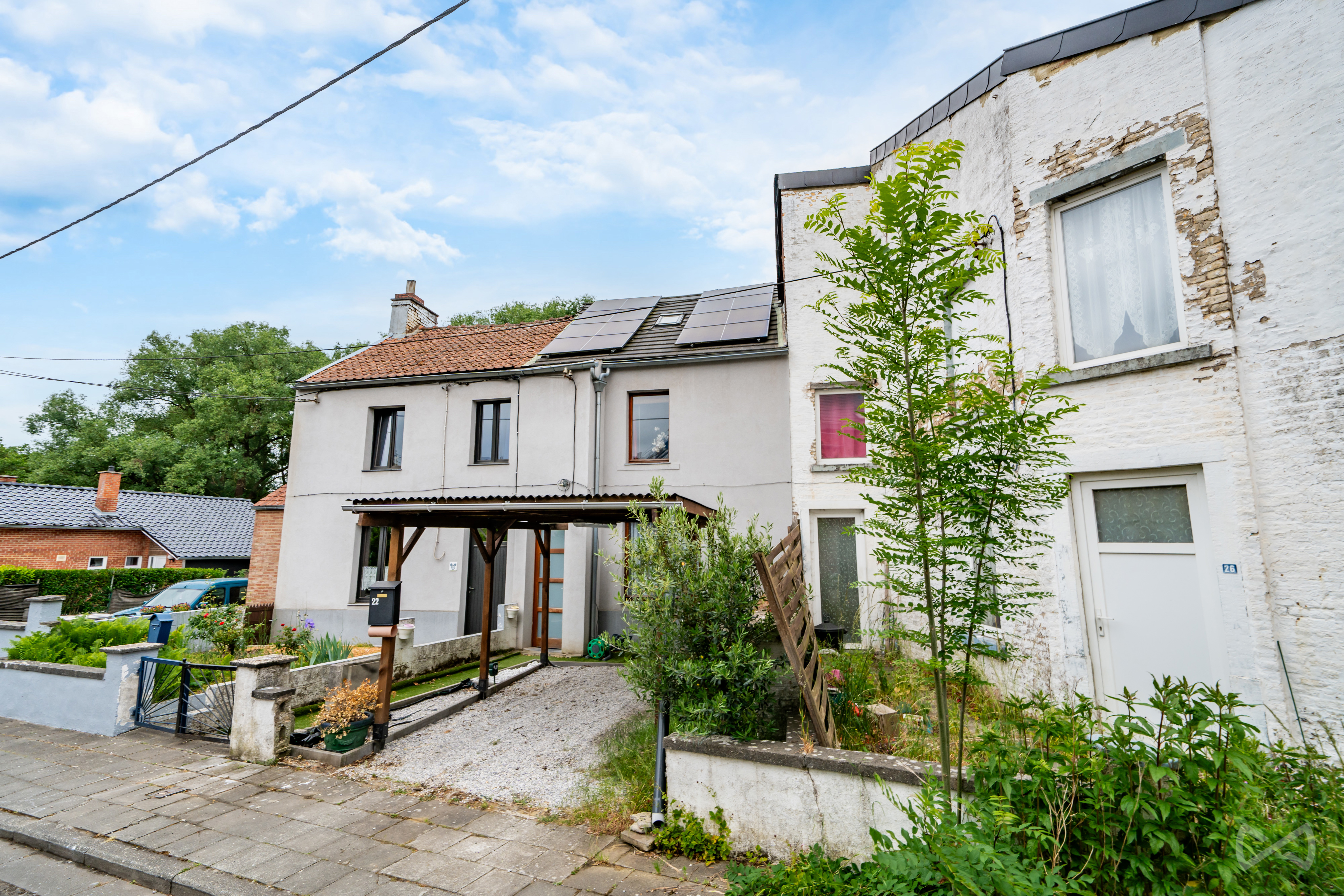 Photo 2 sur 4 pour Maison de deux chambres à Roux